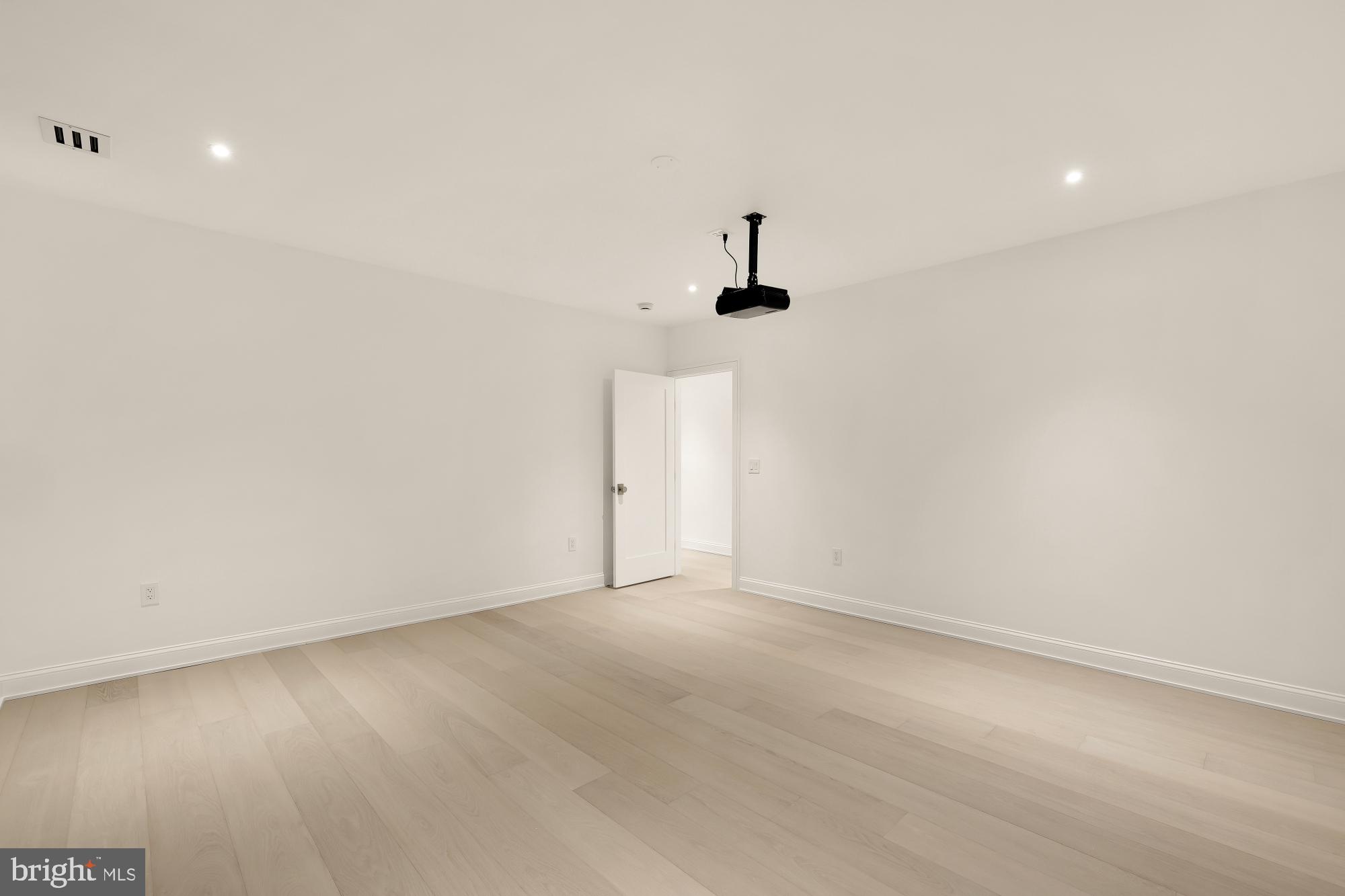 CAPITOL HILL - Residential