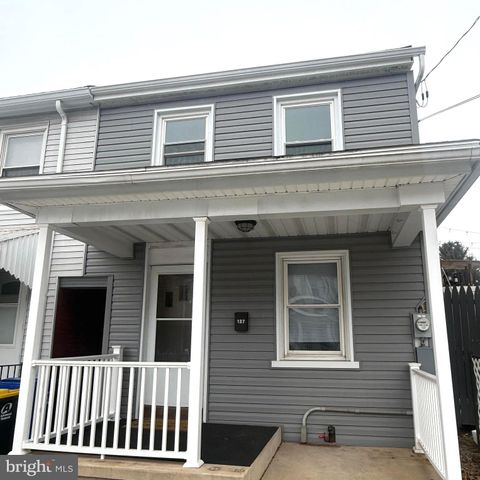 137 E HIGH STREET WOMELSDORF PA 19567