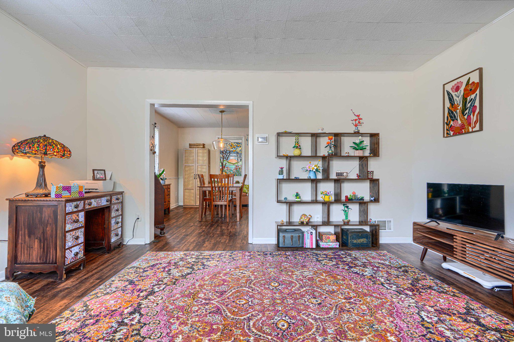 13 LYNDALE AVENUE