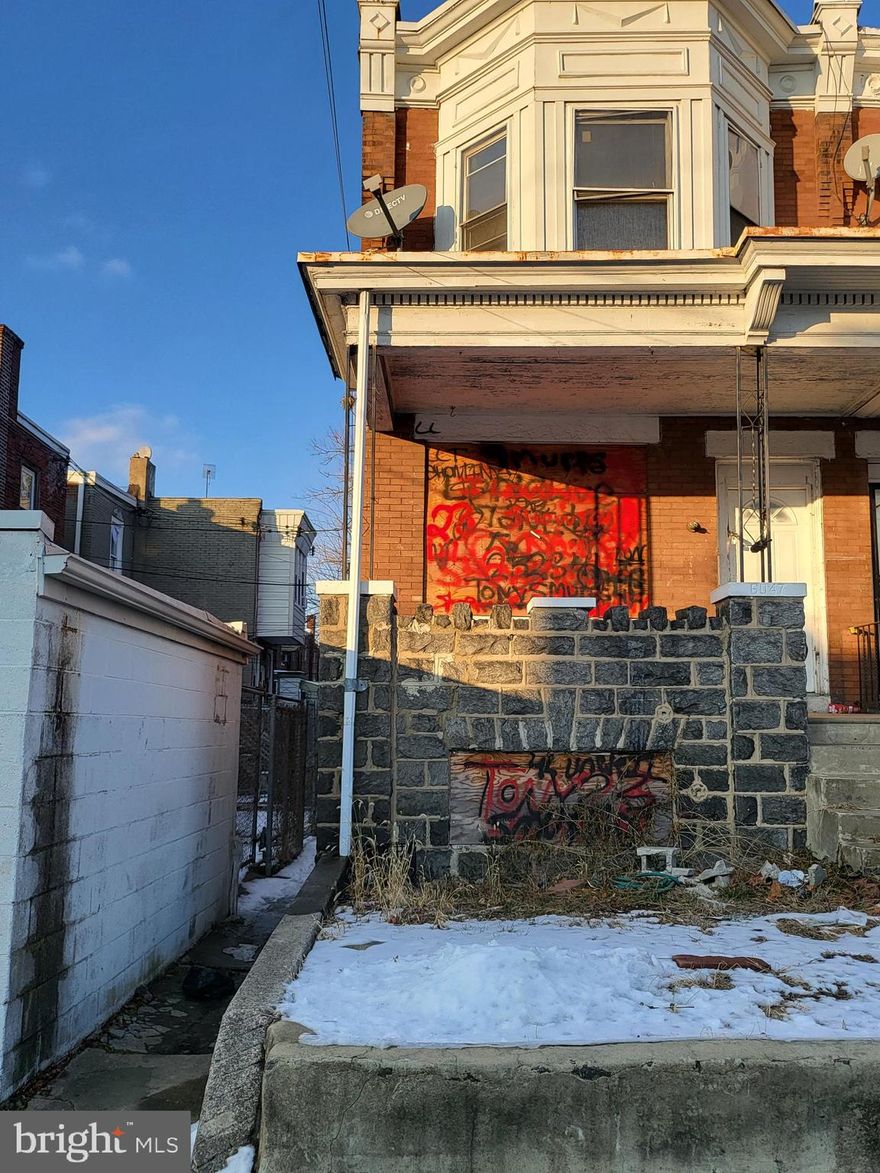 **Fixer-Upper with Endless Potential in a Prime Location!**  

Calling all visionaries! This charming fixer-upper is nestled in a welcoming residential neighborhood and is brimming with possibilities. Featuring a classic layout ready for your creative touch, this home offers the perfect opportunity to design a space that suits your style and needs.  

Conveniently located just steps from public transportation, this property offers the best of easy city access. Whether you're an aspiring homeowner looking to craft your dream space or an investor seeking a project with high potential, this home is your blank canvas. Don’t miss out—bring your ideas and make it yours!