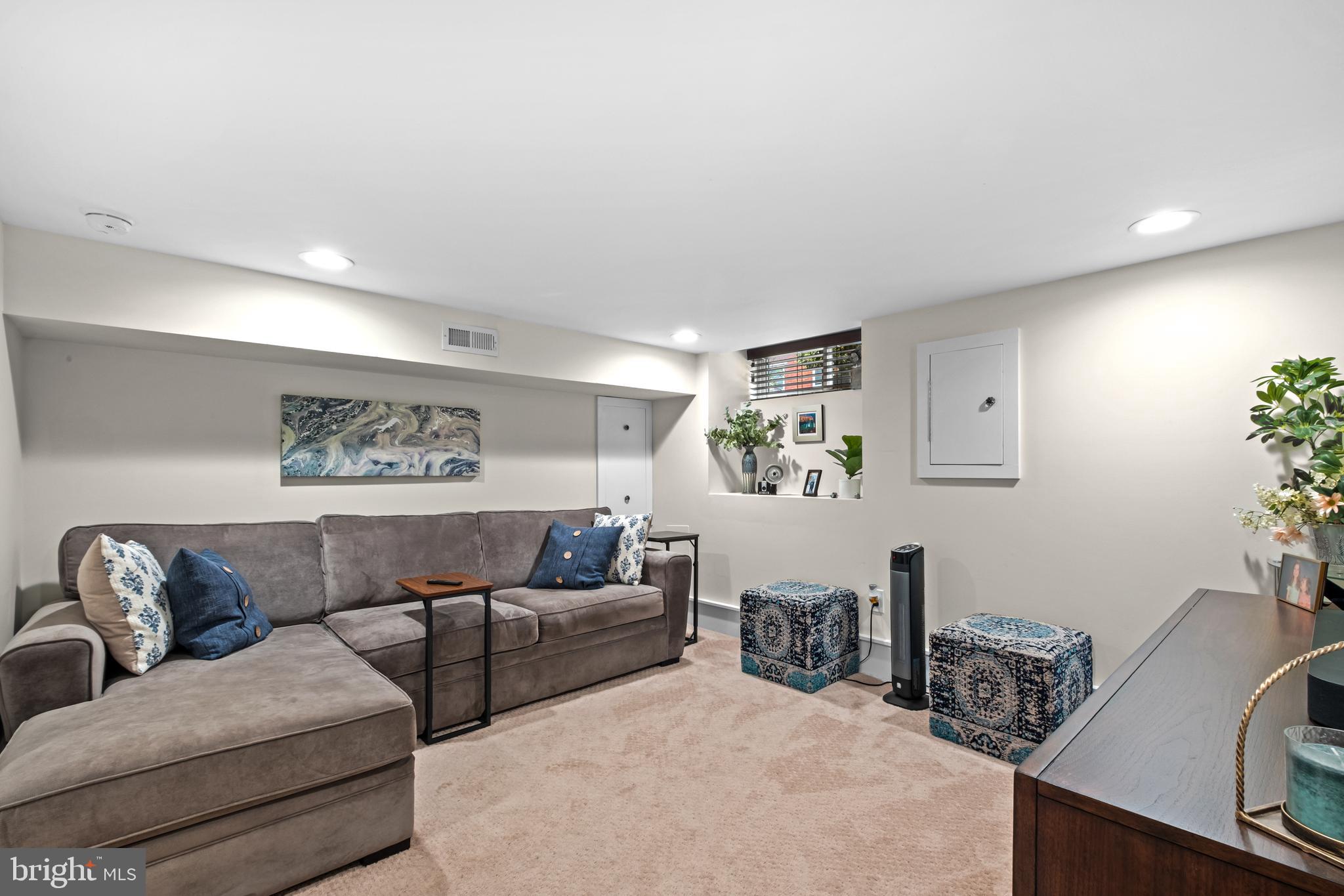POINT BREEZE - Residential Lease