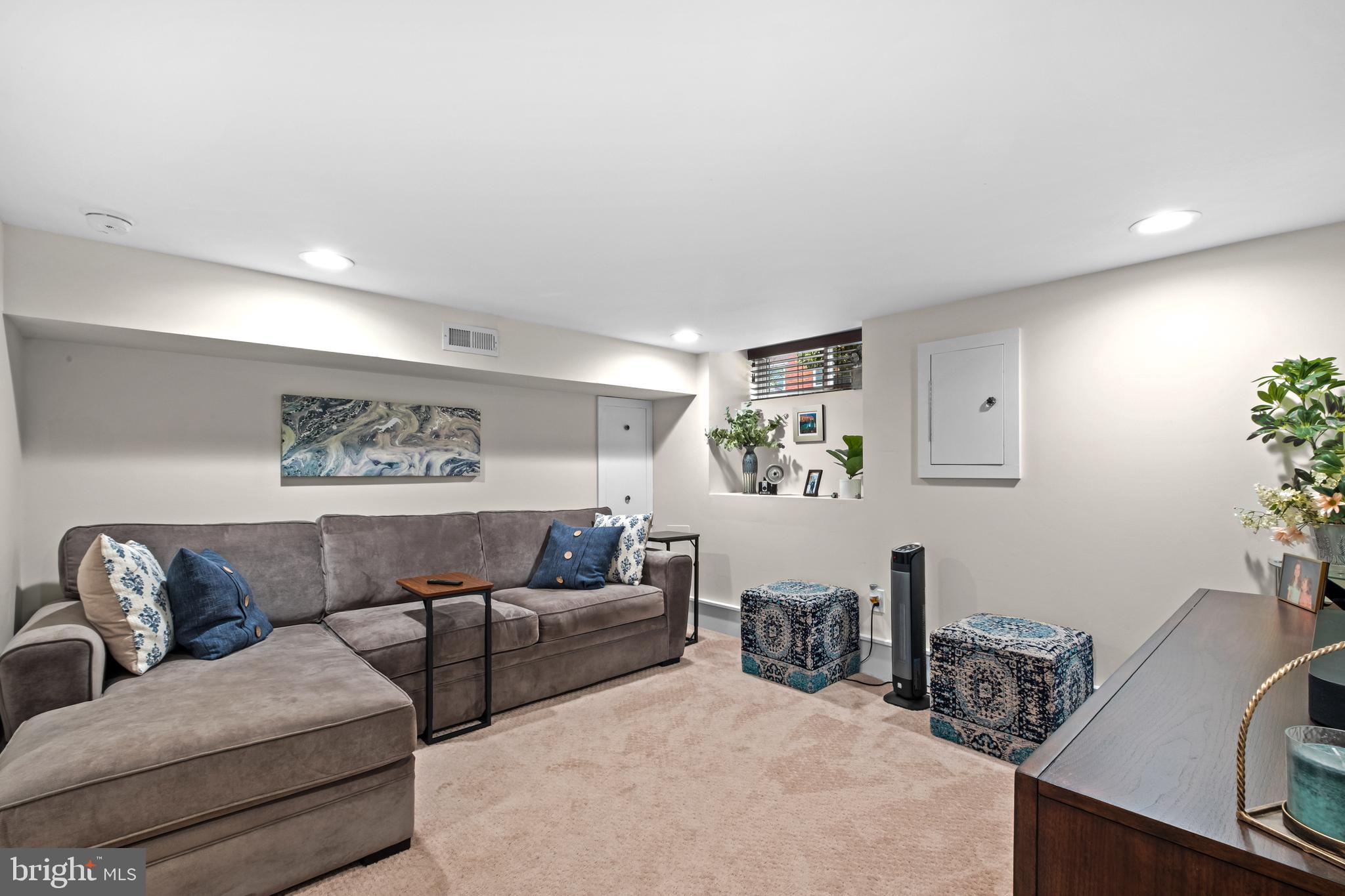 POINT BREEZE - Residential Lease