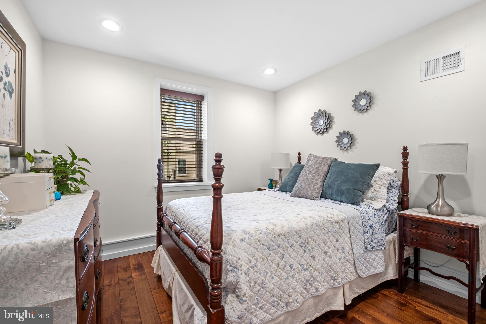 POINT BREEZE - Residential Lease