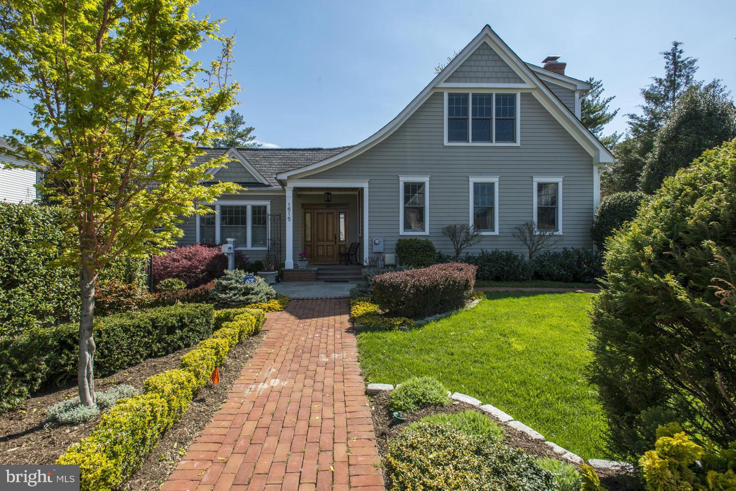 MCLEAN VILLAGE - Residential