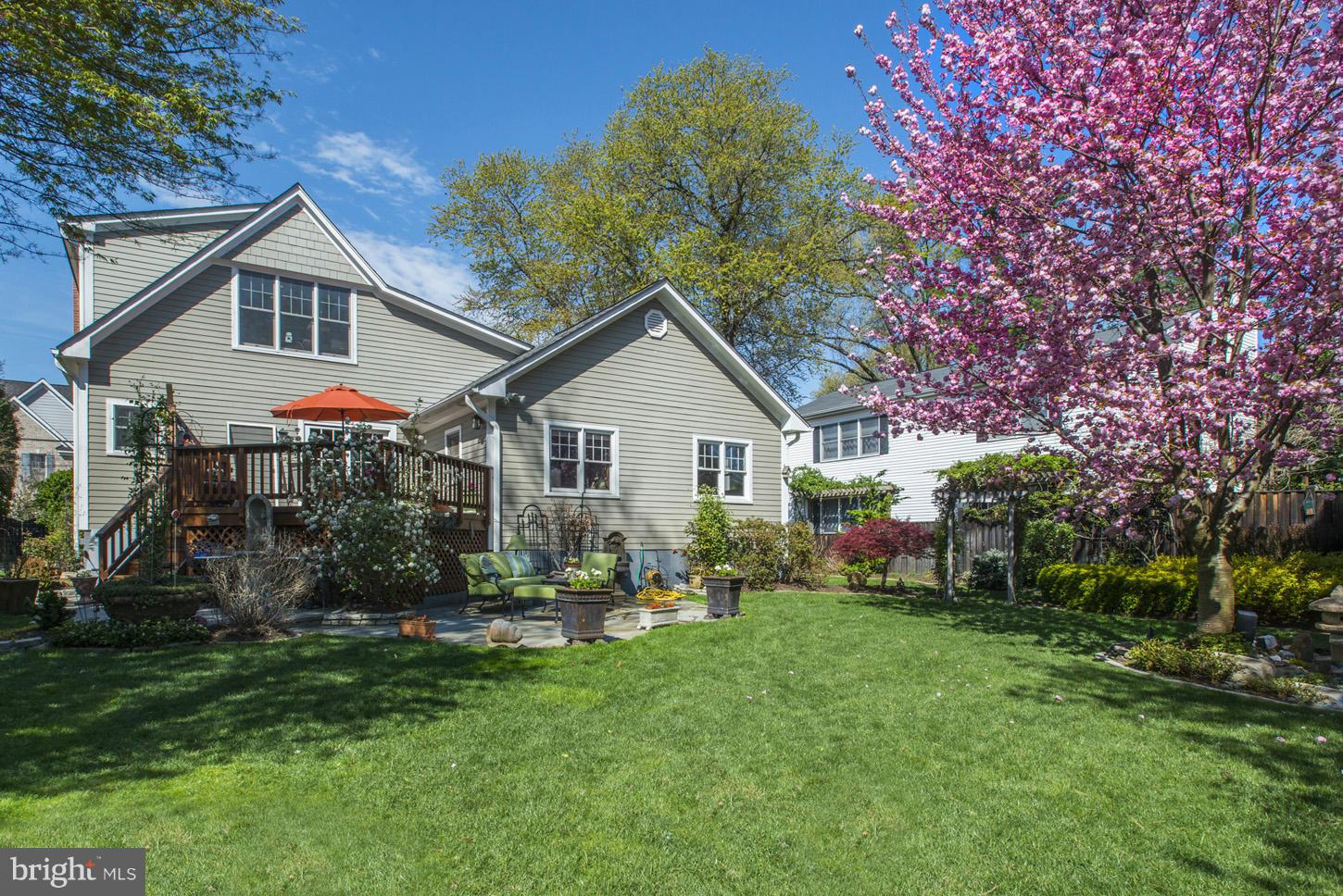 MCLEAN VILLAGE - Residential