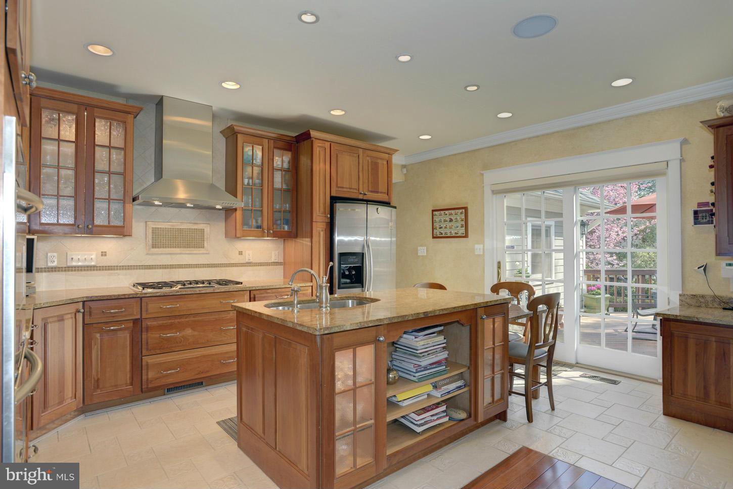 MCLEAN VILLAGE - Residential