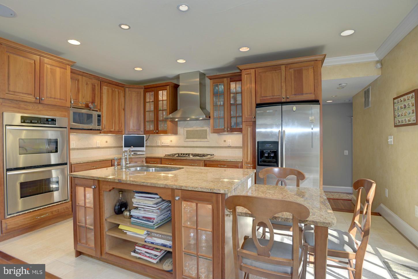 MCLEAN VILLAGE - Residential