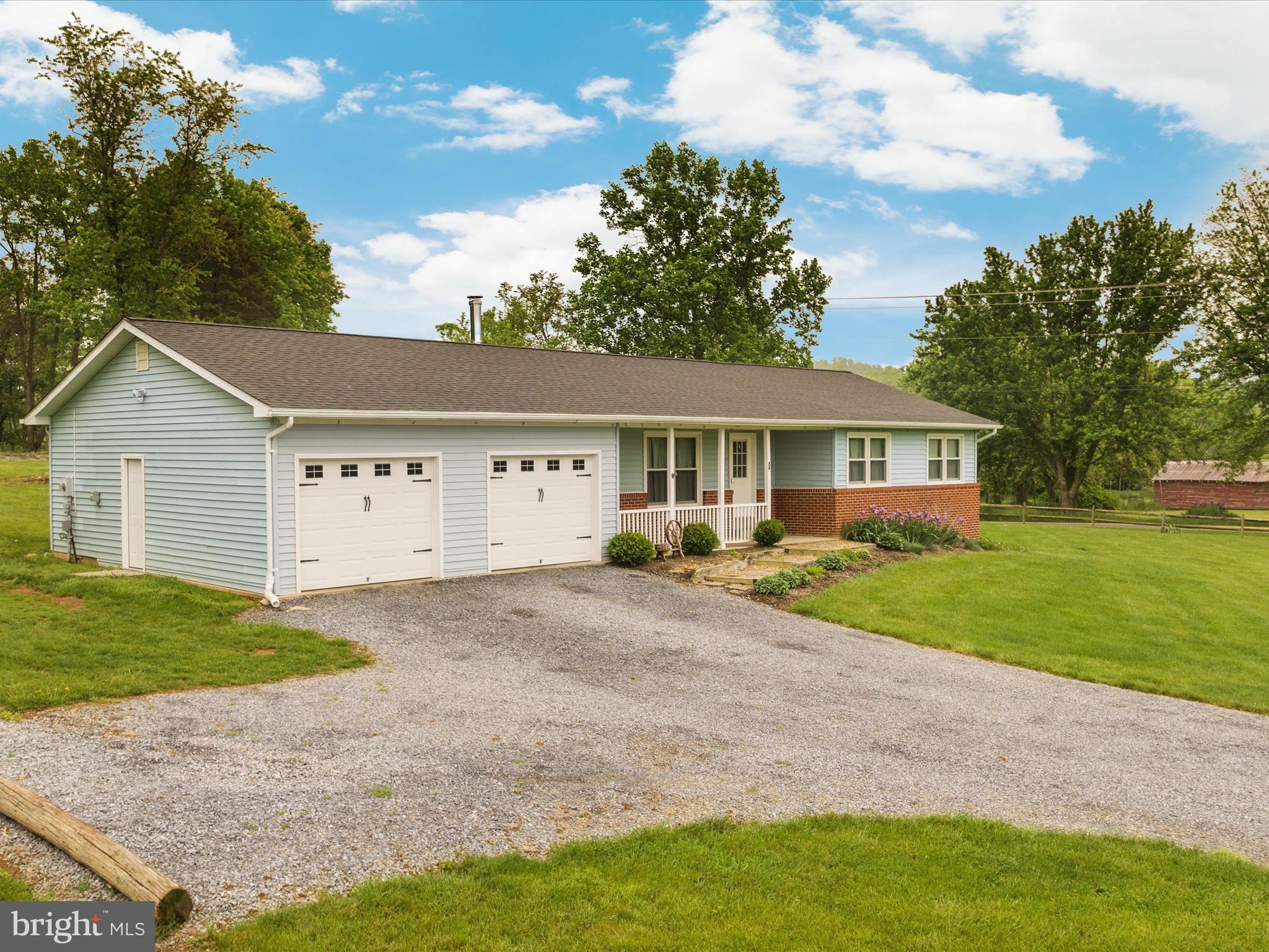 GOLDEN MEADOWS - Residential