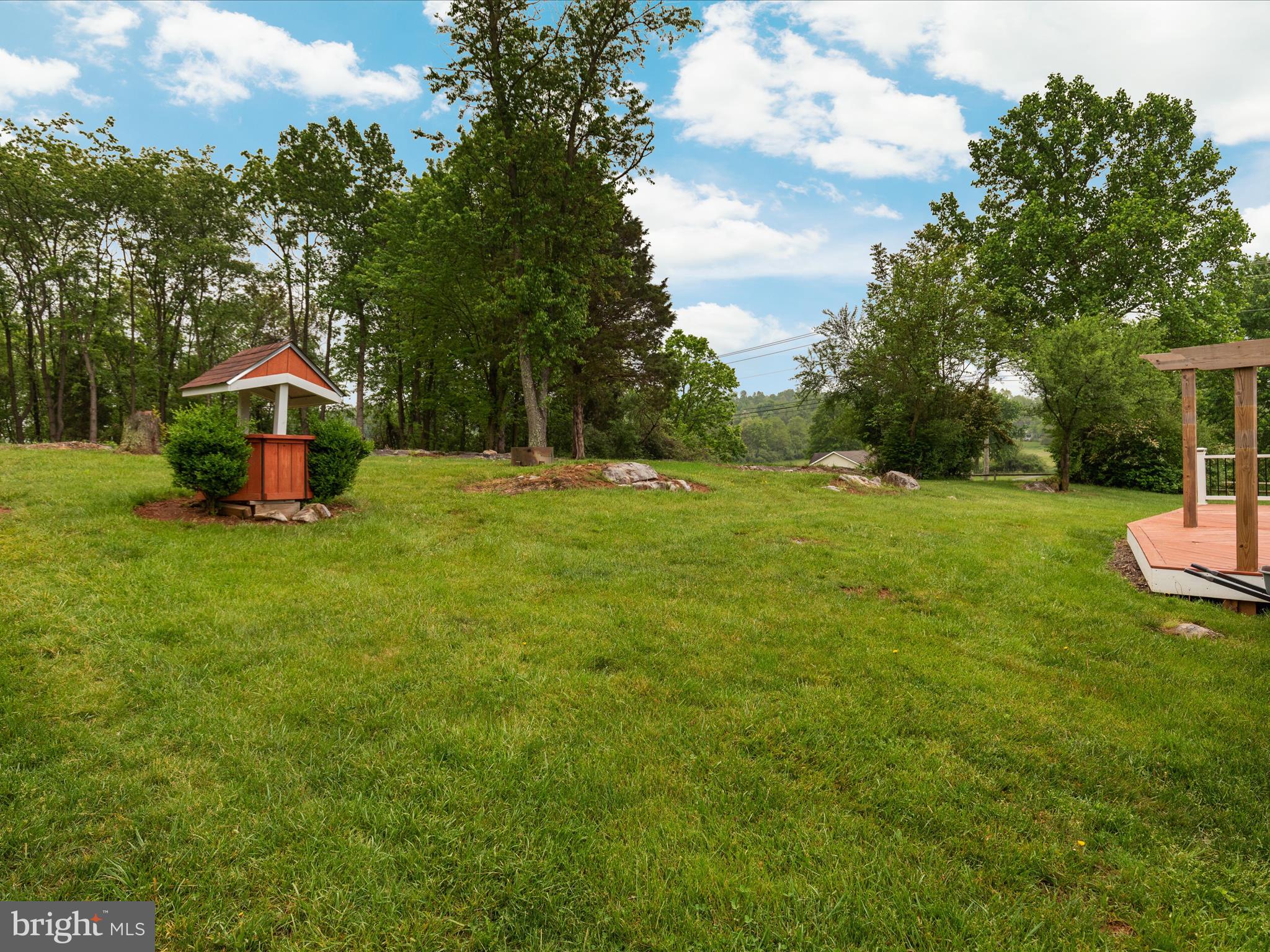 GOLDEN MEADOWS - Residential