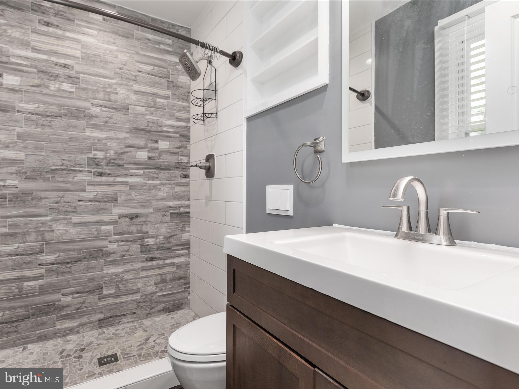 GOLDEN MEADOWS - Residential