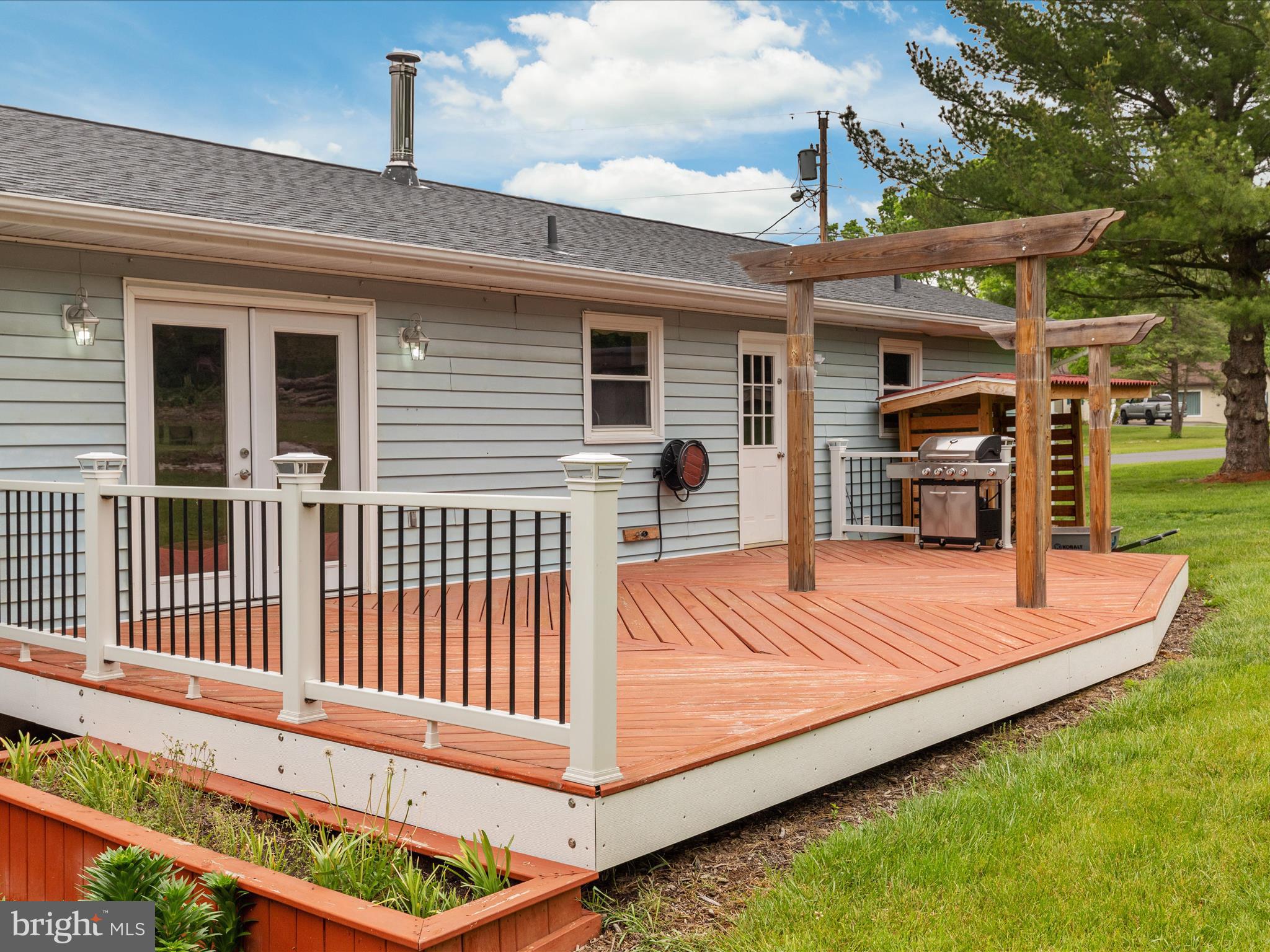 GOLDEN MEADOWS - Residential