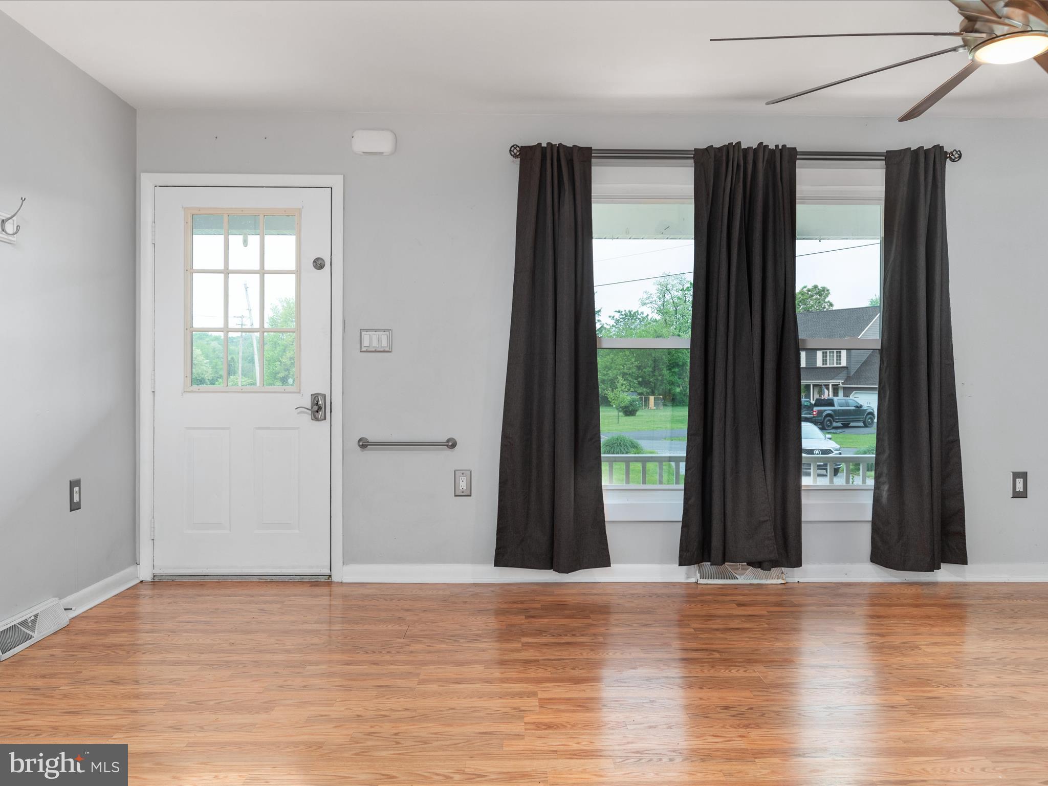 GOLDEN MEADOWS - Residential