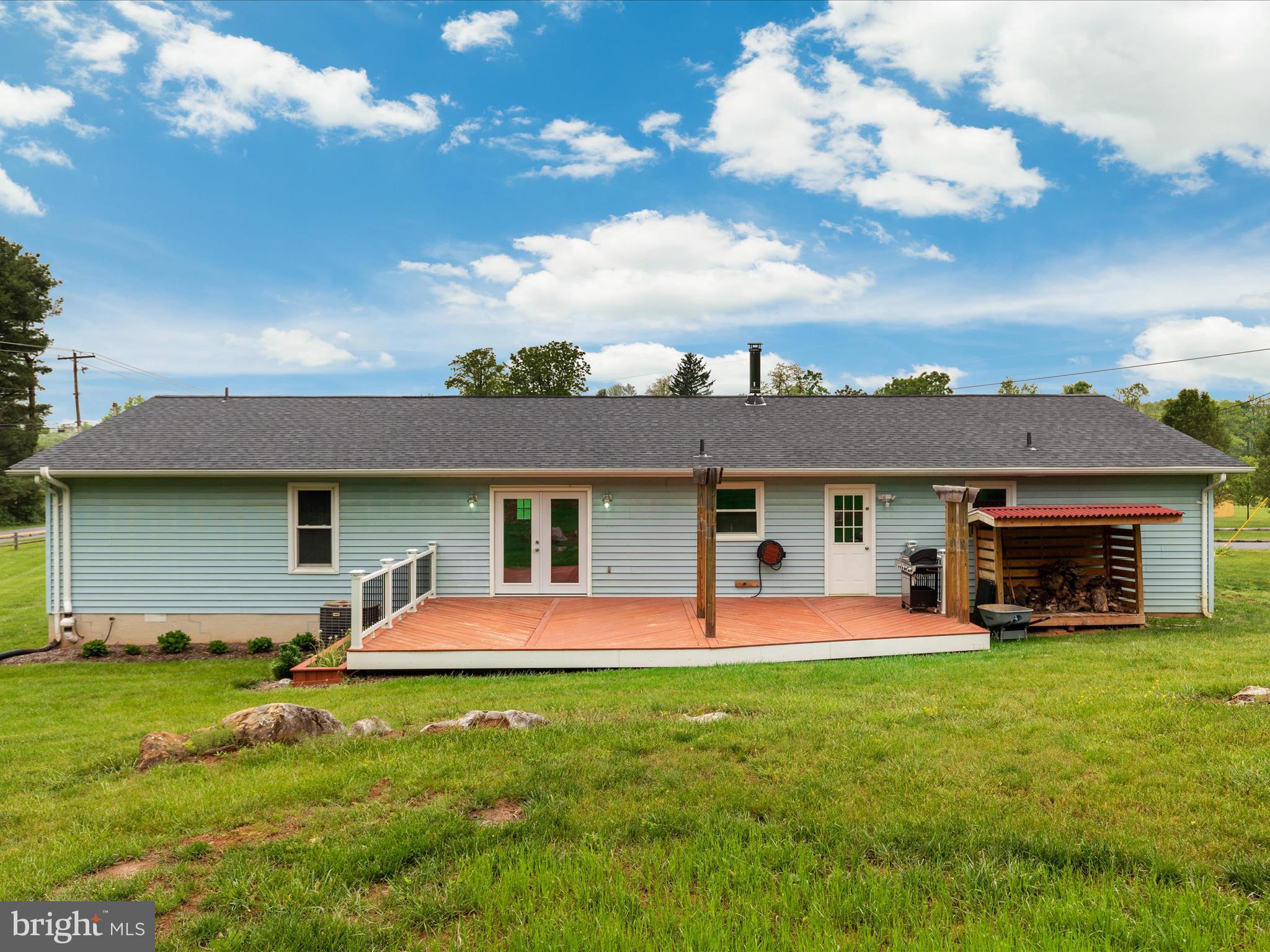 GOLDEN MEADOWS - Residential