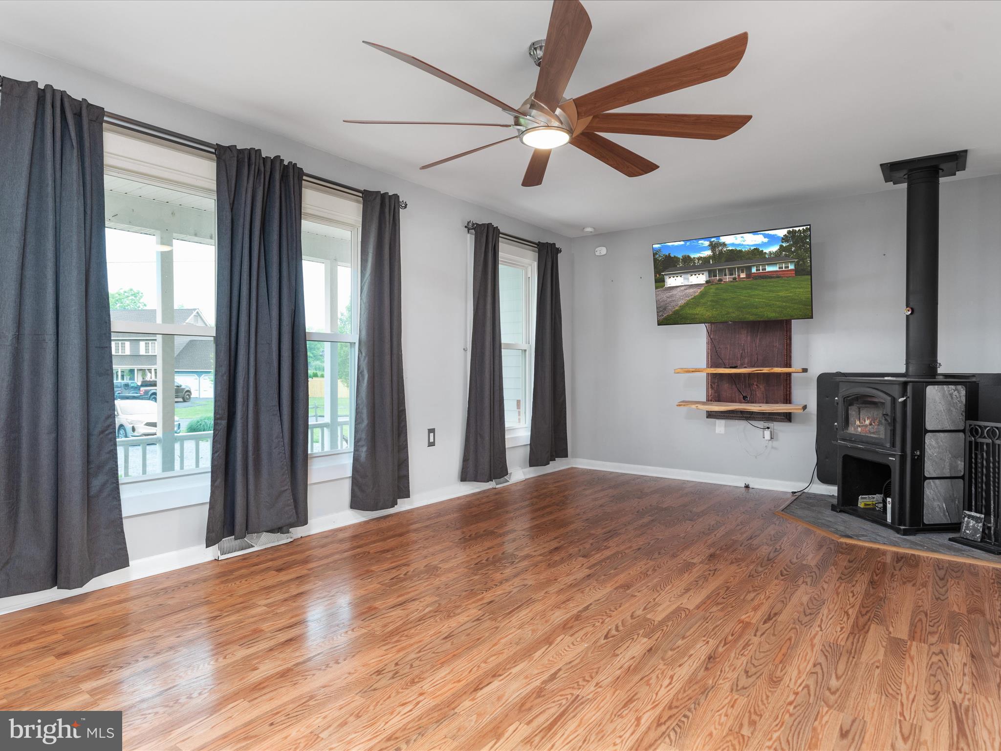 GOLDEN MEADOWS - Residential