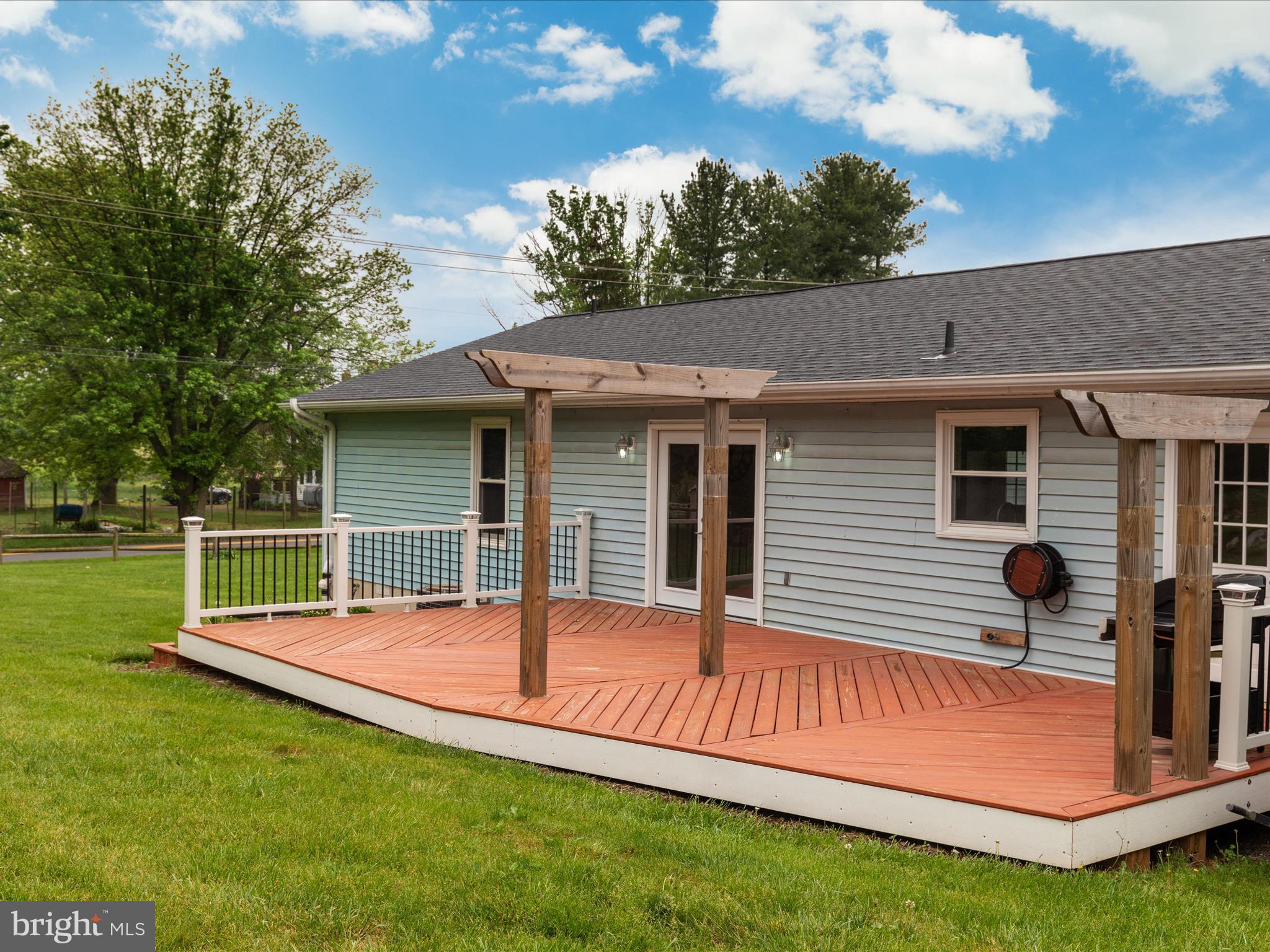 GOLDEN MEADOWS - Residential