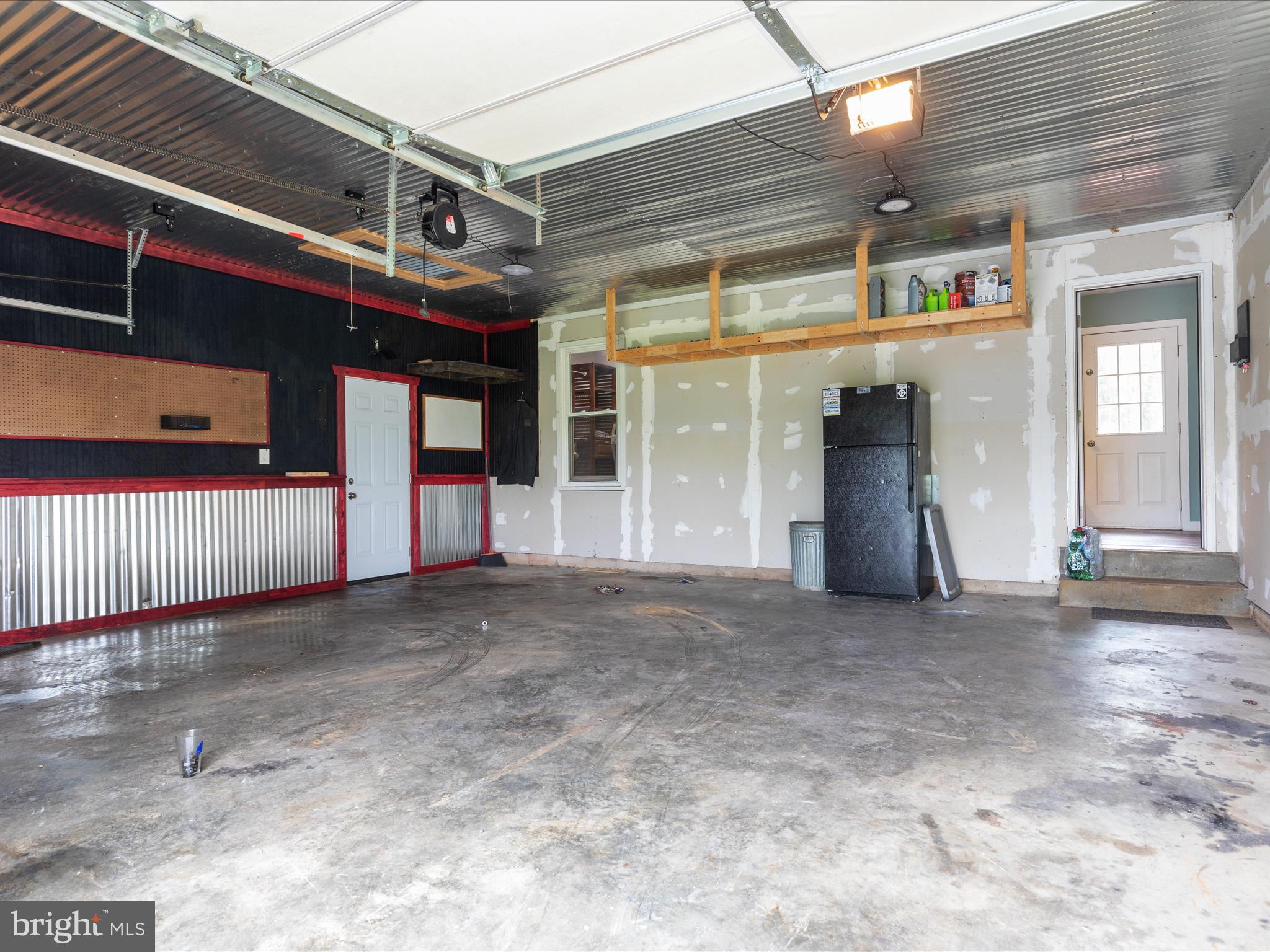 GOLDEN MEADOWS - Residential