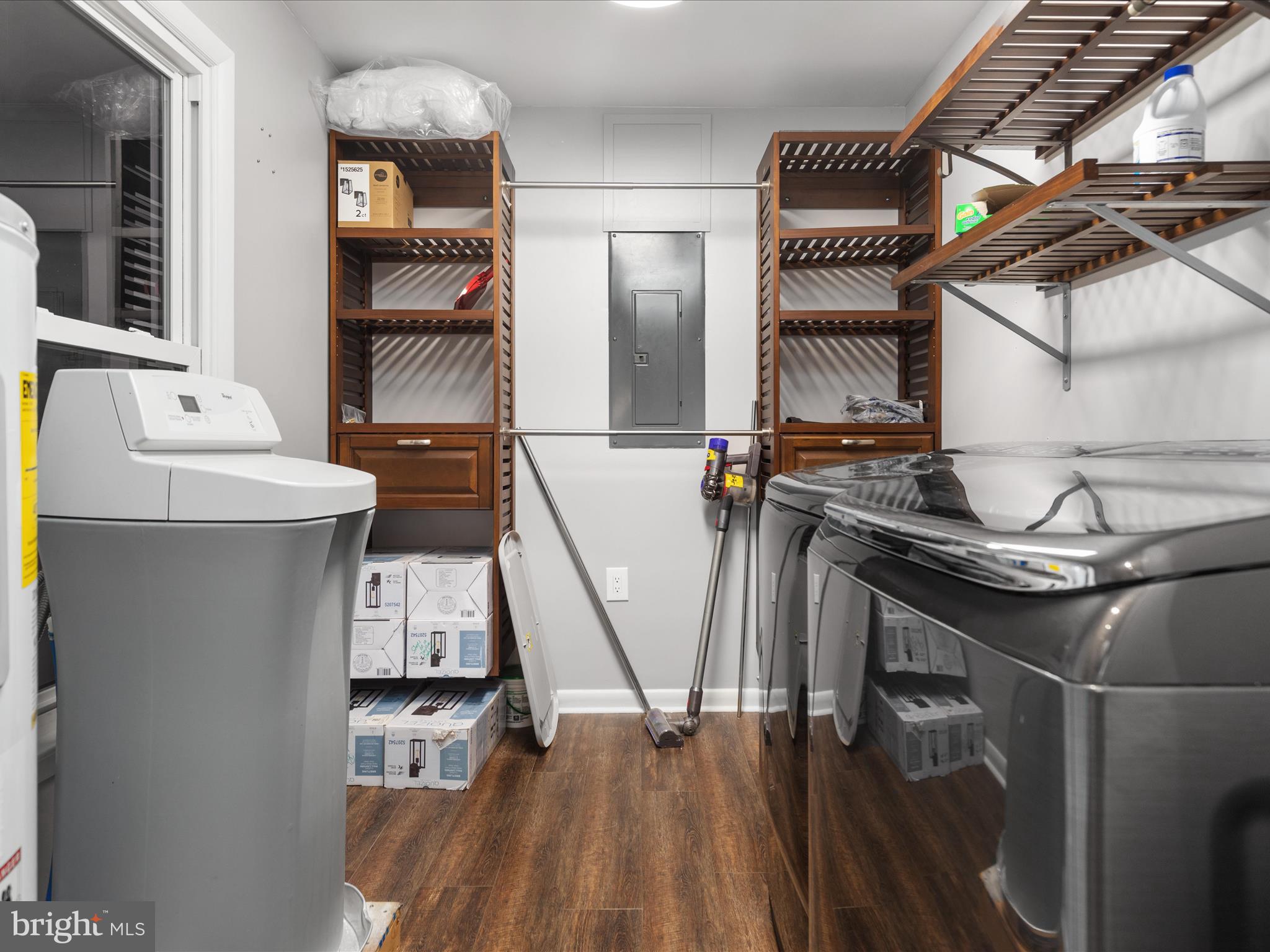 GOLDEN MEADOWS - Residential