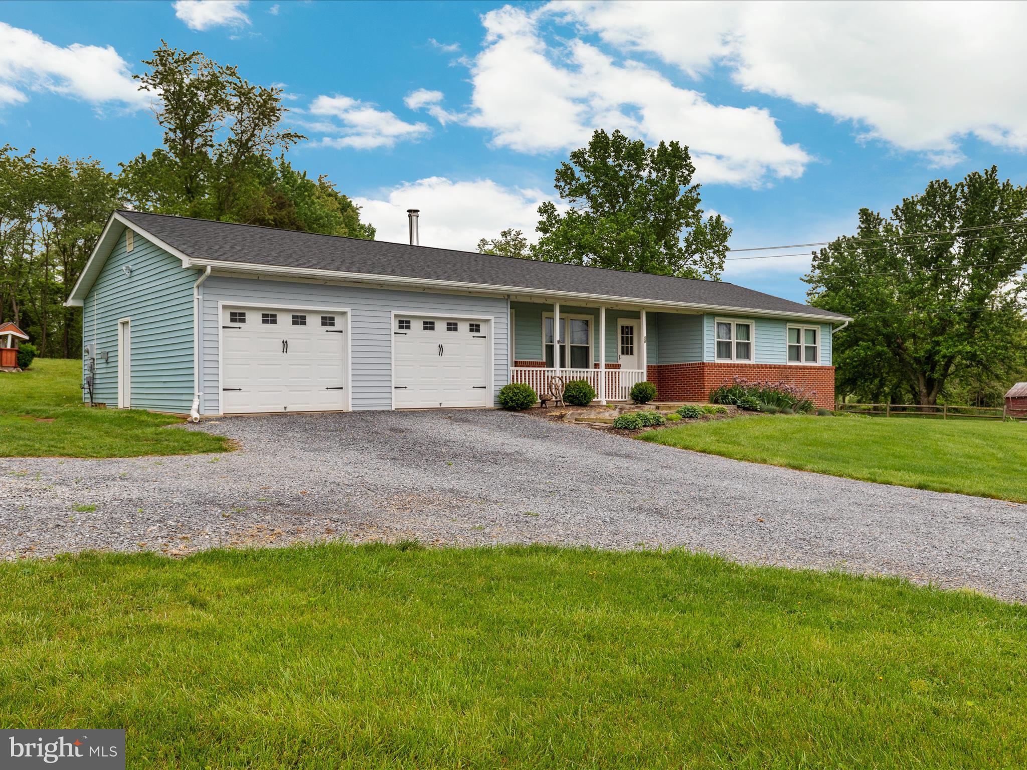 GOLDEN MEADOWS - Residential