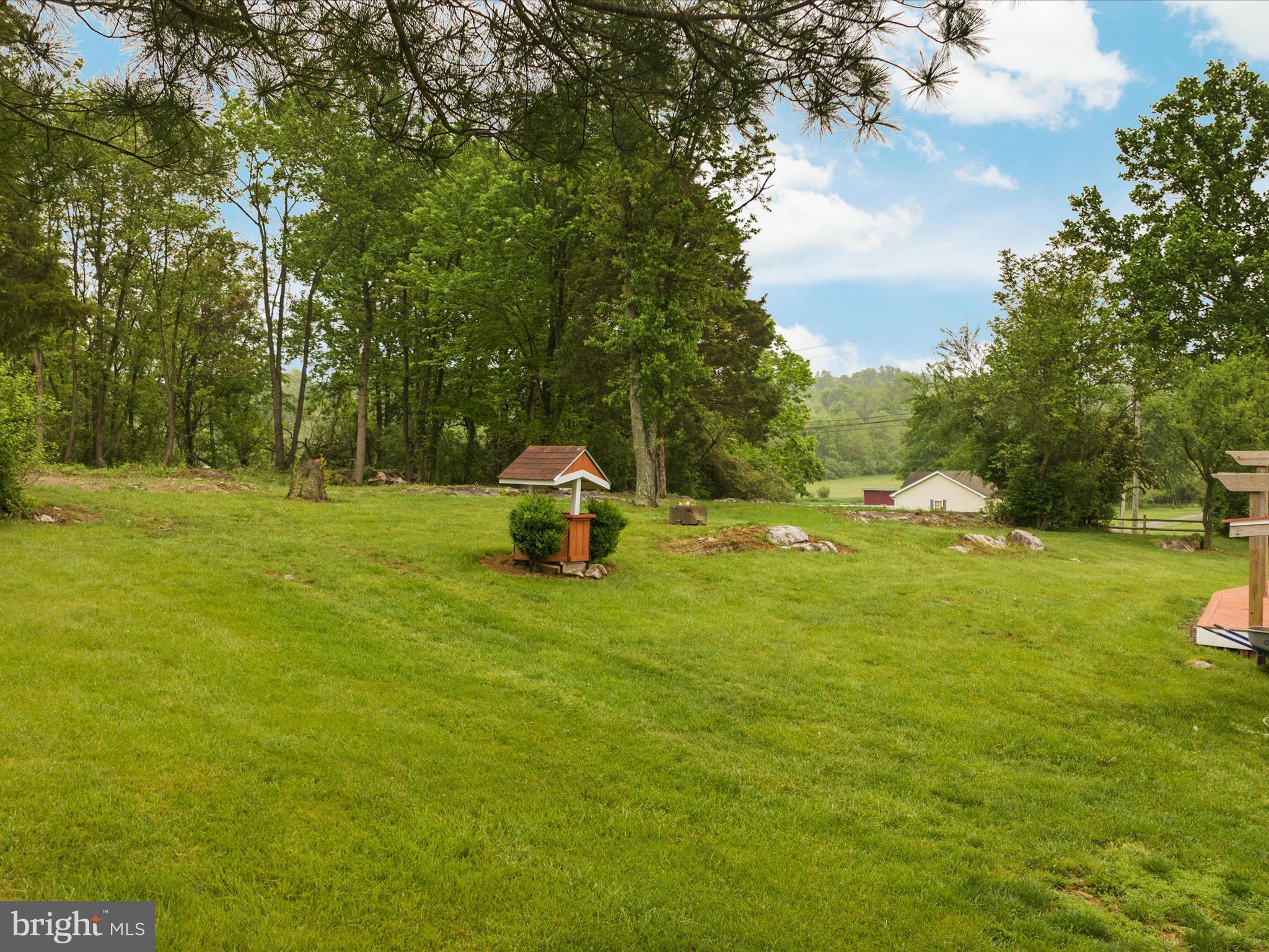 GOLDEN MEADOWS - Residential