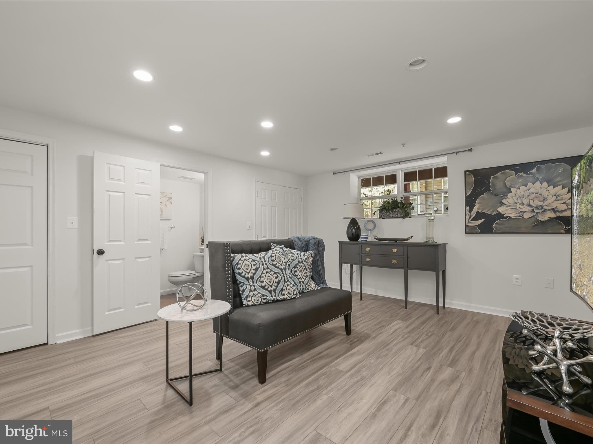 RUSSETT - Residential