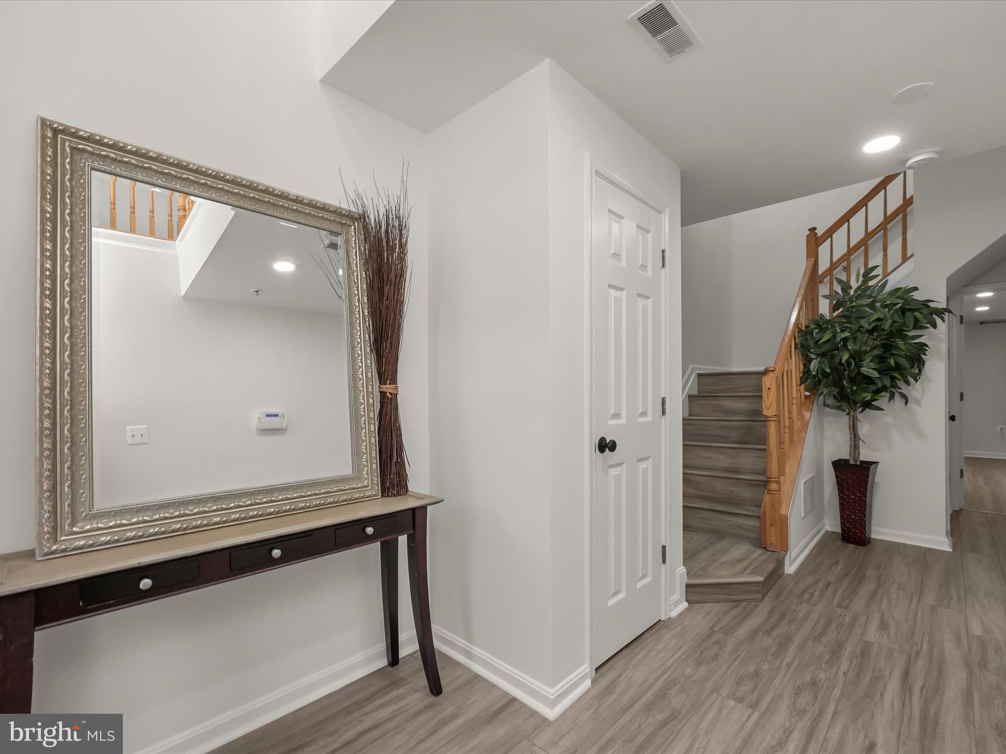 RUSSETT - Residential