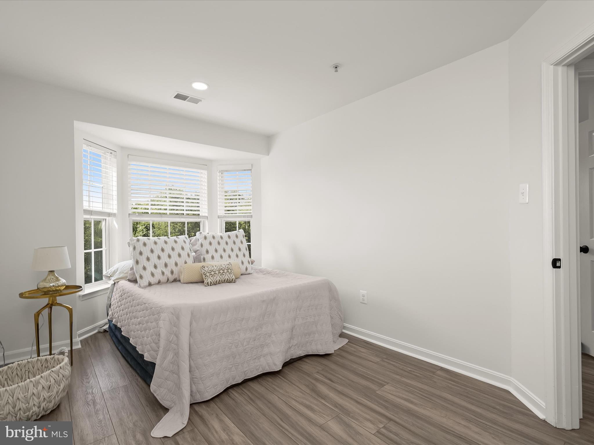 RUSSETT - Residential