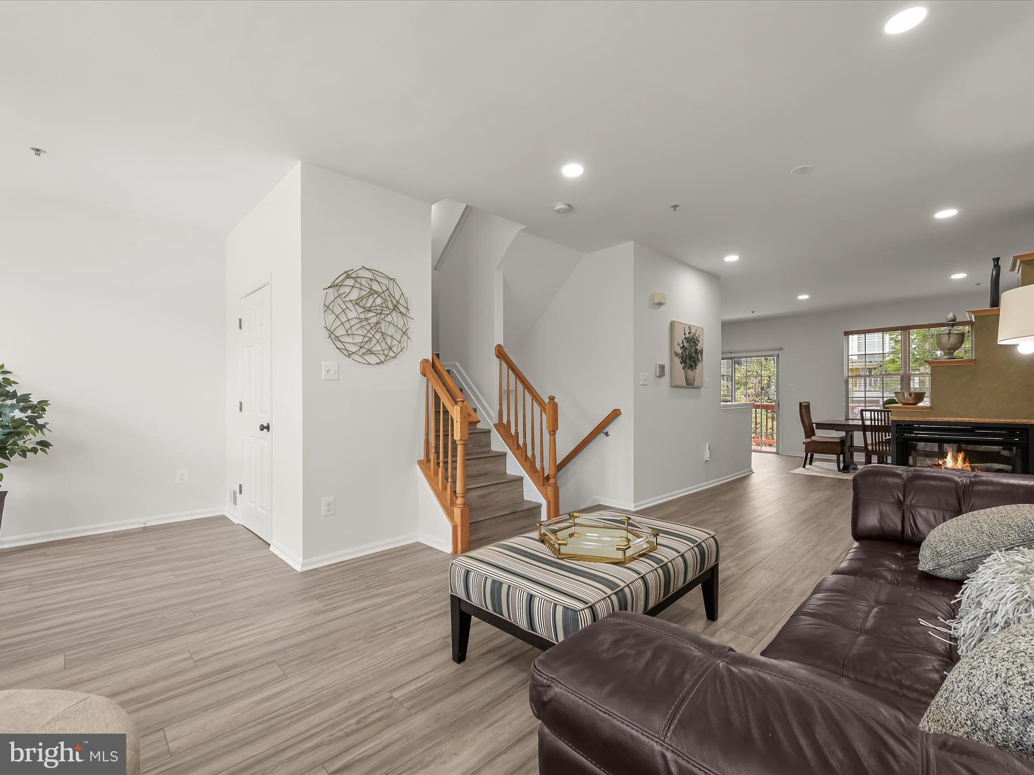 RUSSETT - Residential