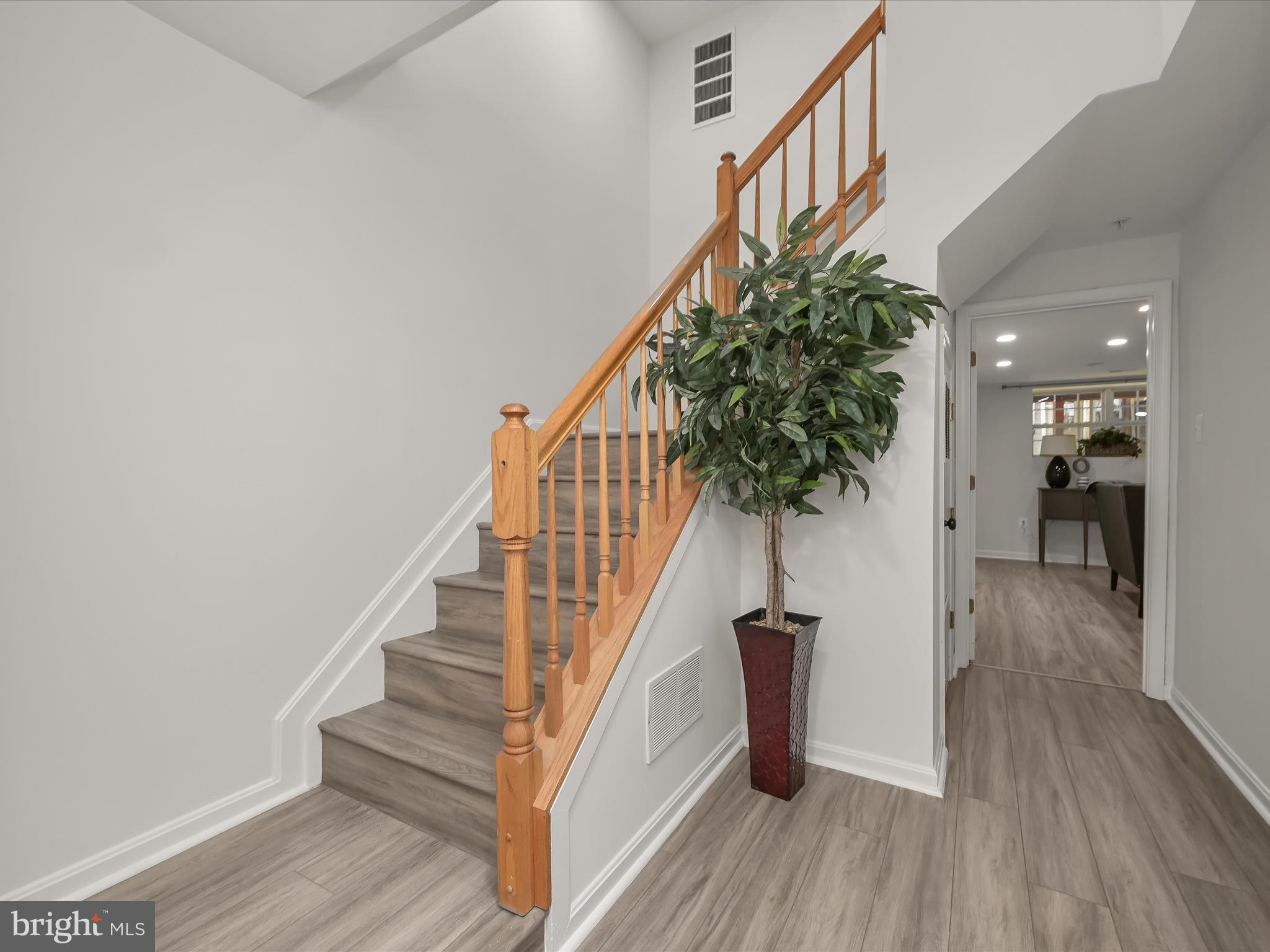 RUSSETT - Residential