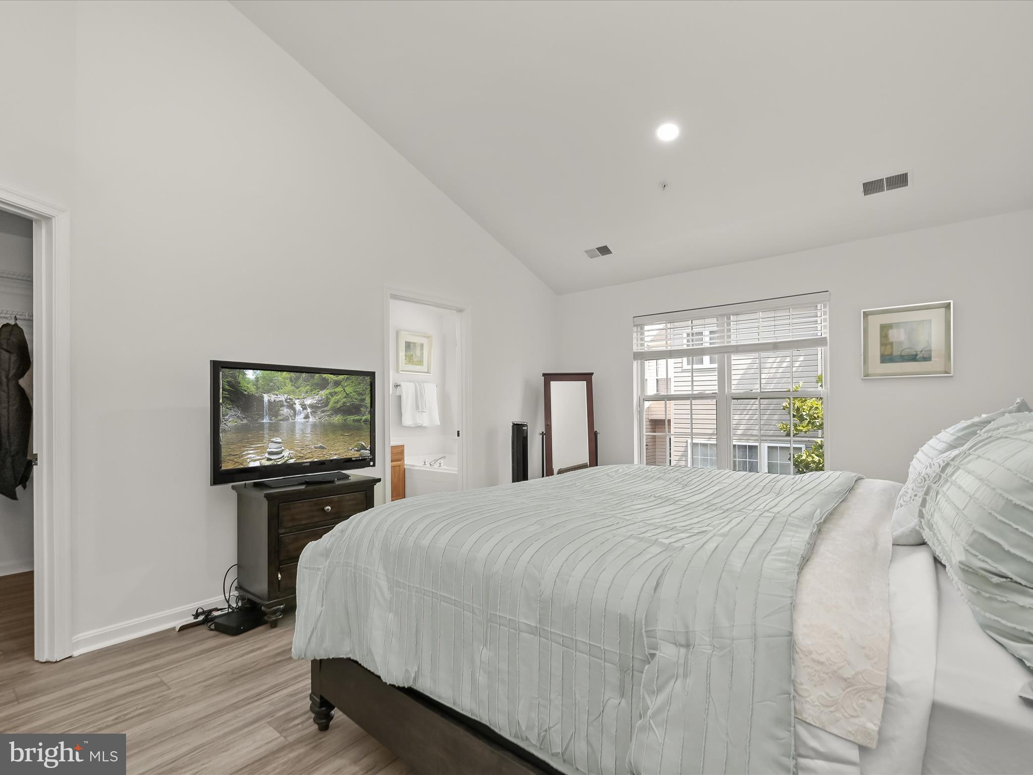 RUSSETT - Residential