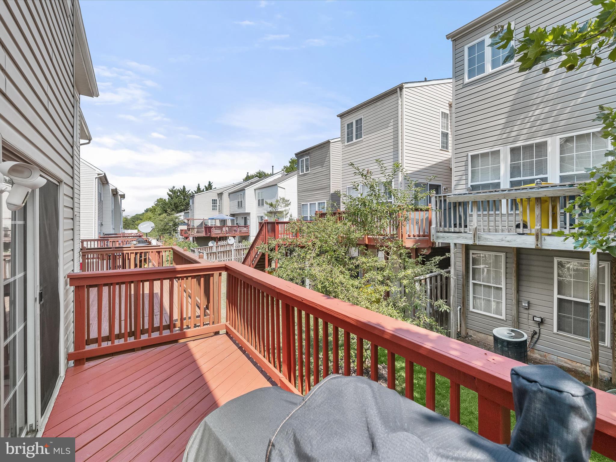 RUSSETT - Residential