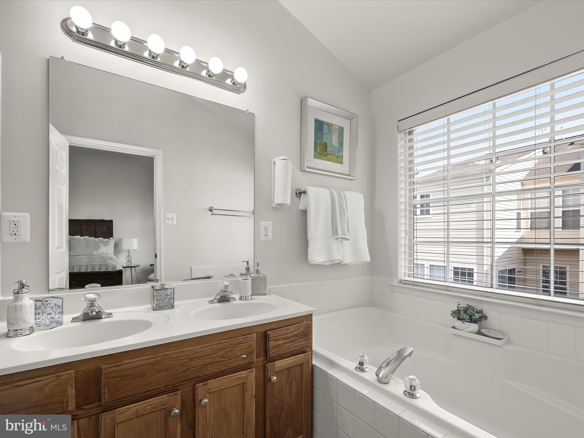 RUSSETT - Residential