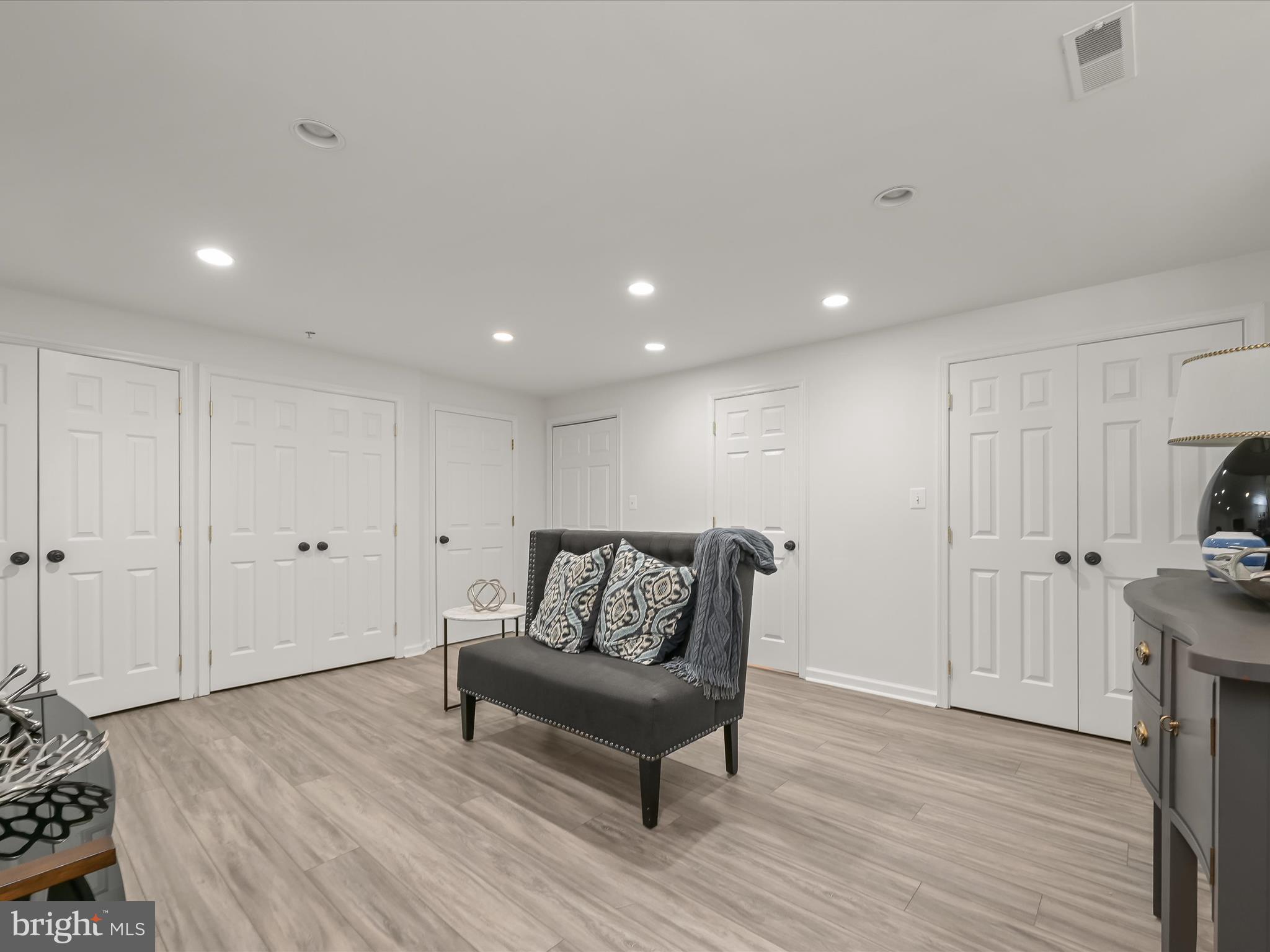 RUSSETT - Residential