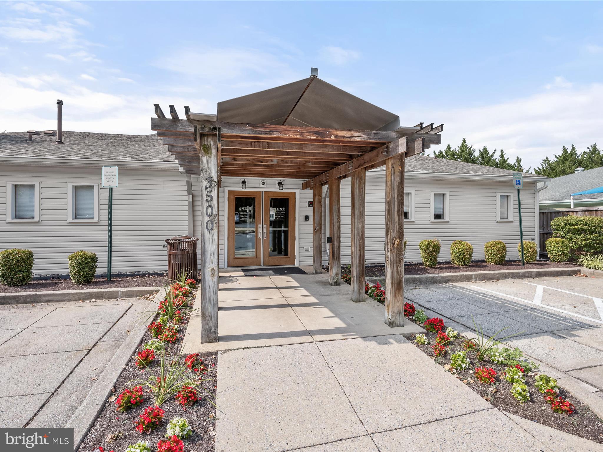 RUSSETT - Residential