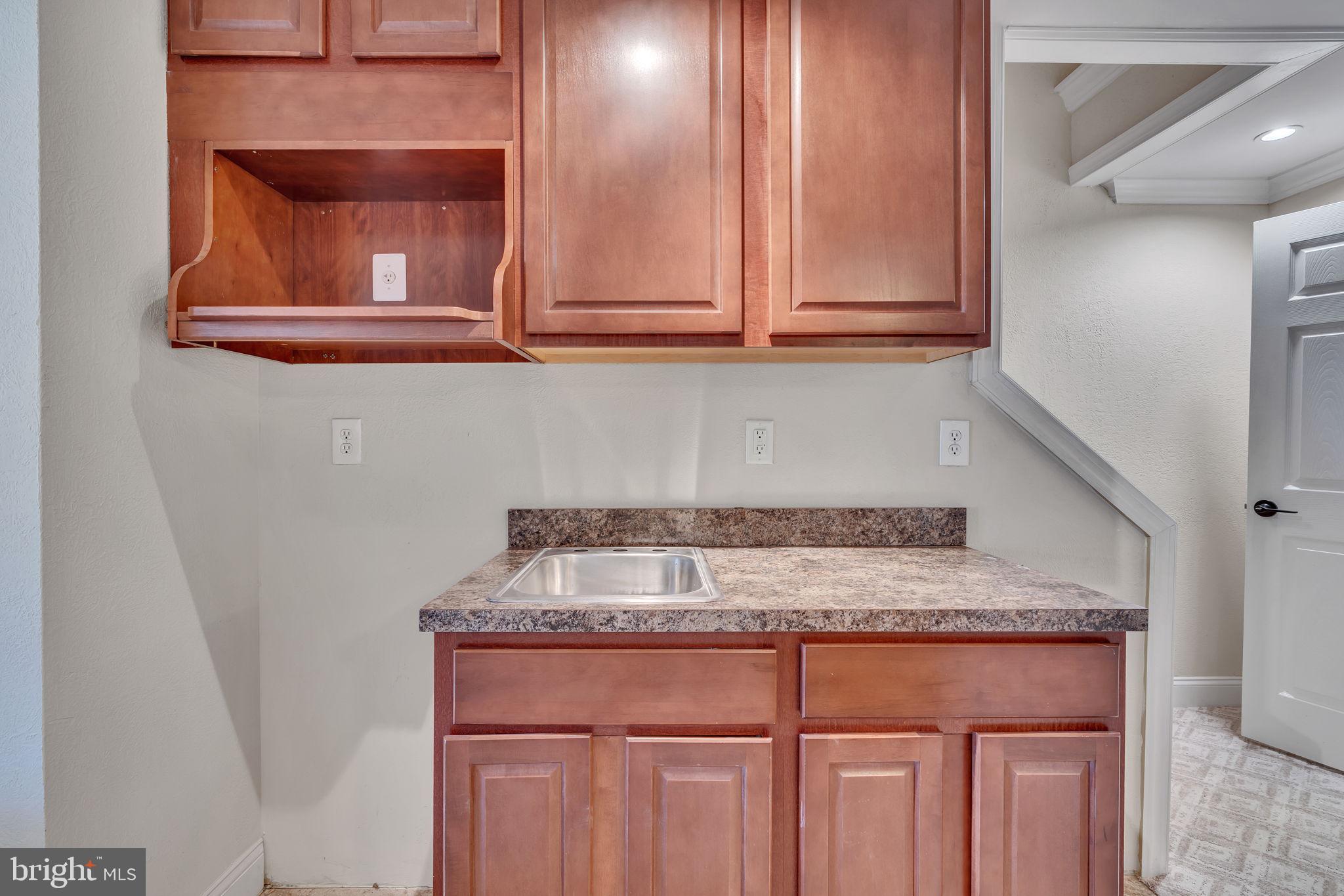 BAYVIEW HILLS - Residential Lease