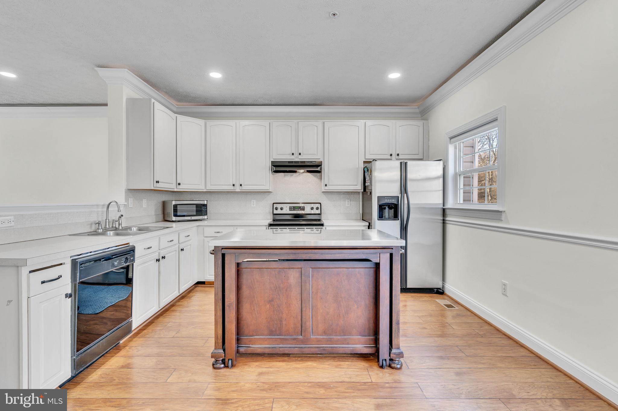 BAYVIEW HILLS - Residential Lease