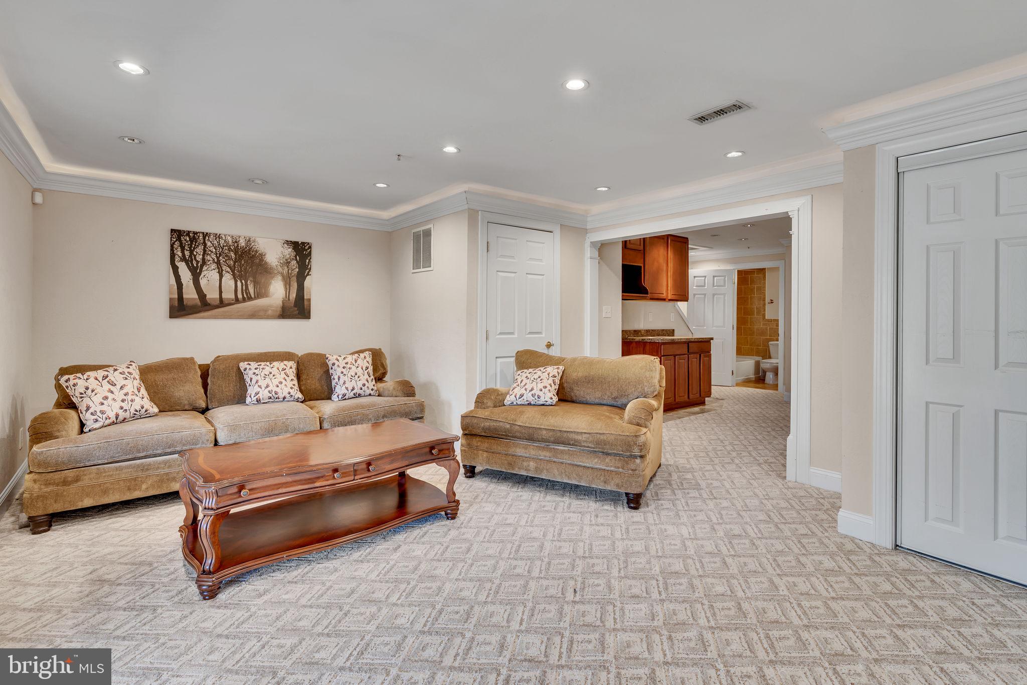 BAYVIEW HILLS - Residential Lease