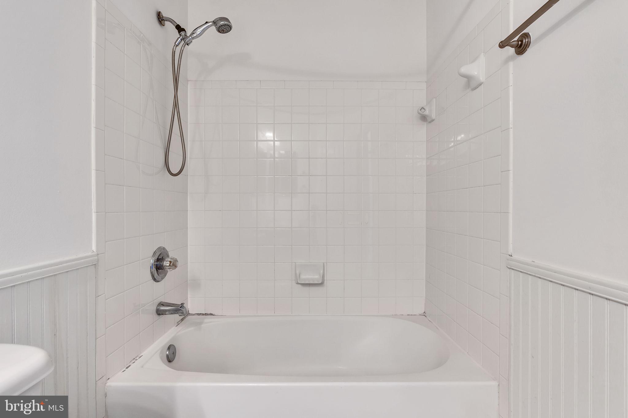 BAYVIEW HILLS - Residential Lease