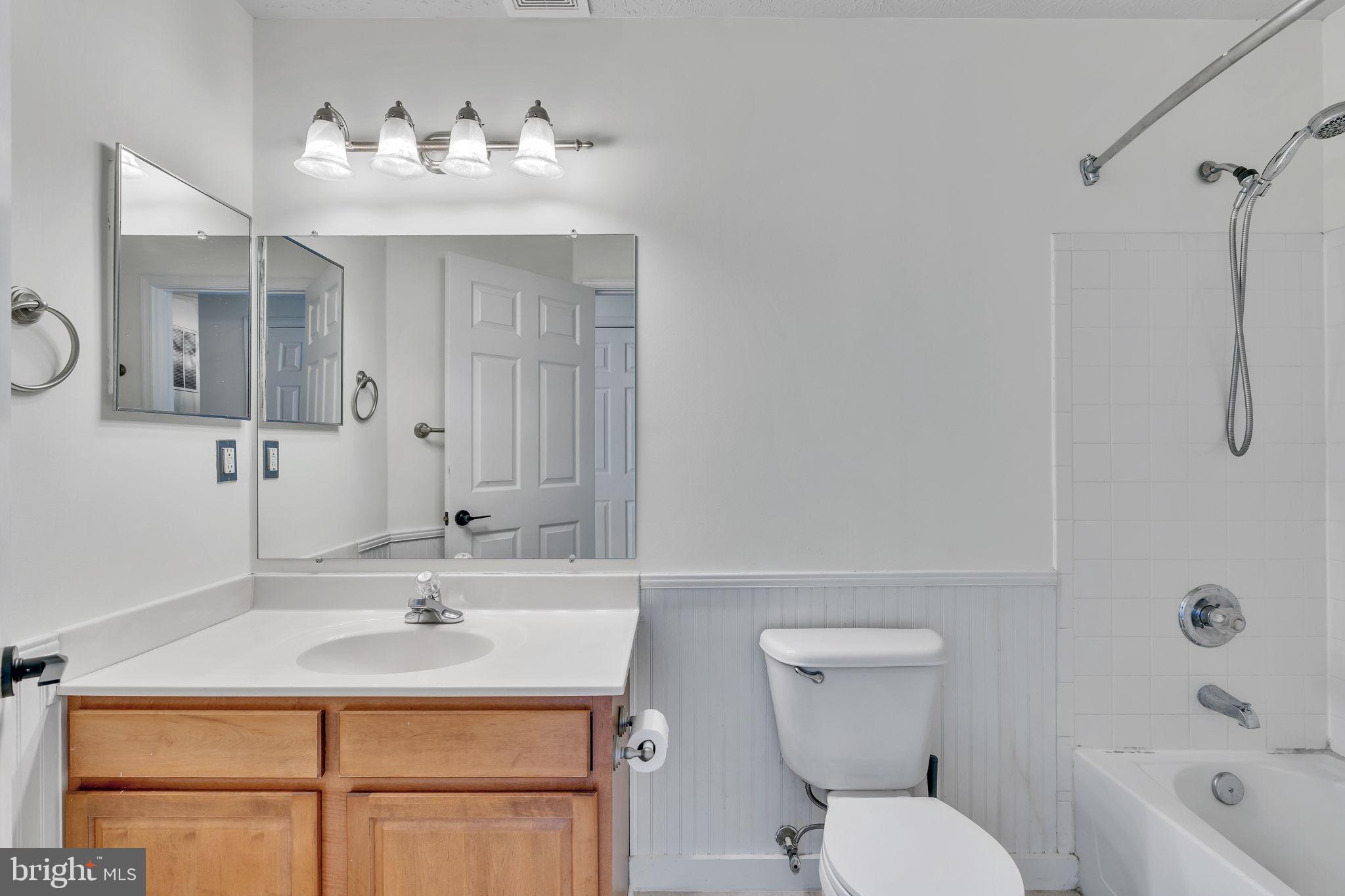 BAYVIEW HILLS - Residential Lease