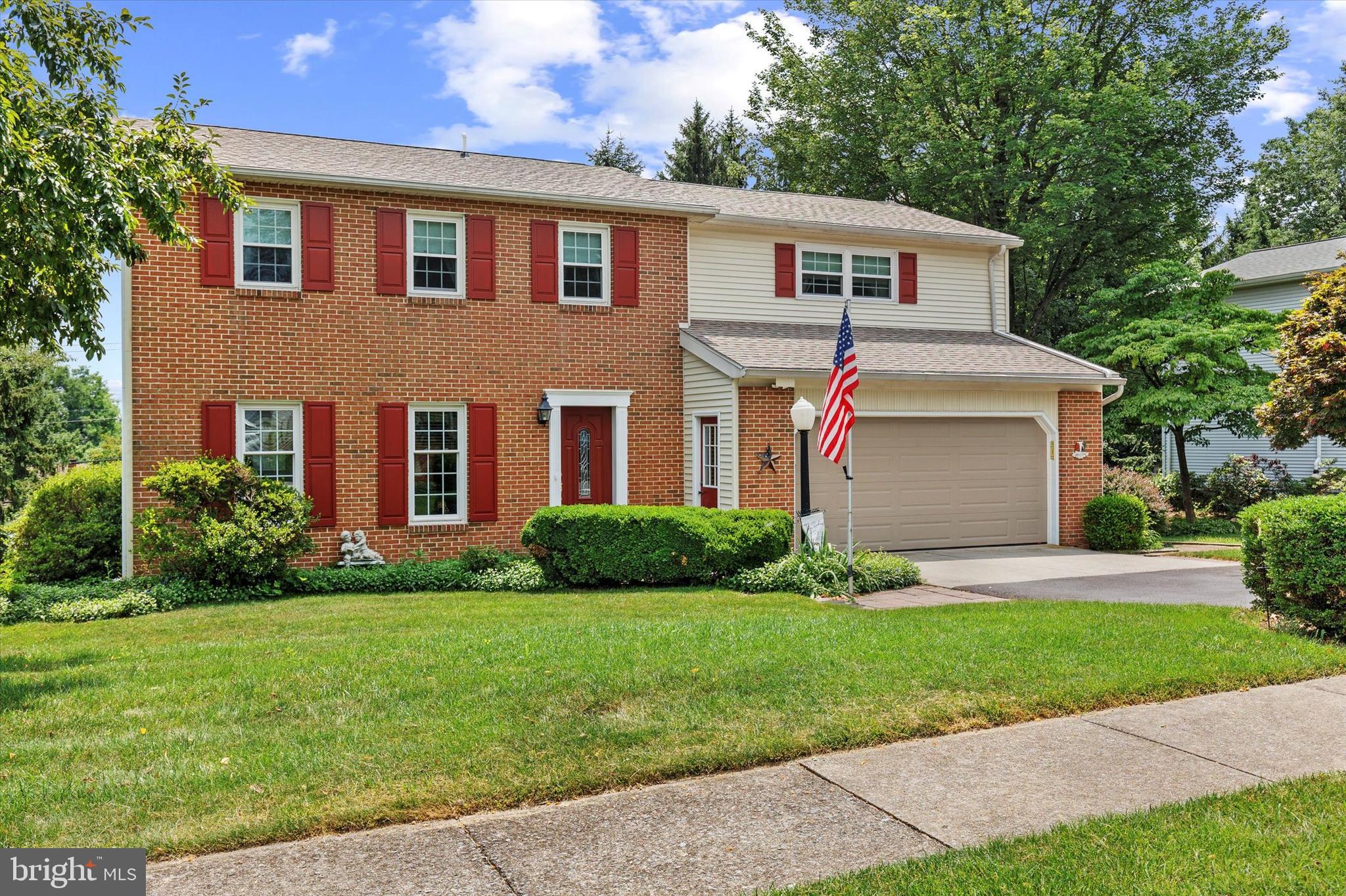 936 WOODRIDGE DRIVE