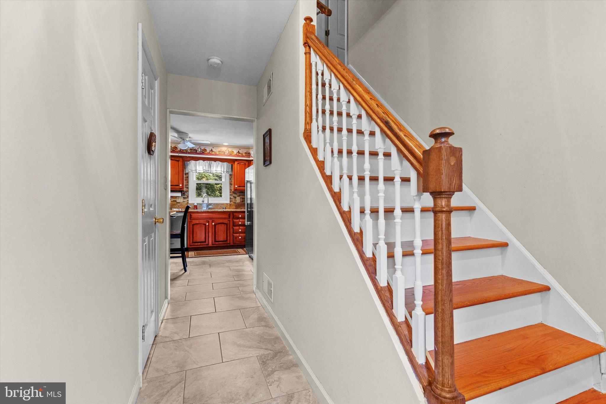 936 WOODRIDGE DRIVE