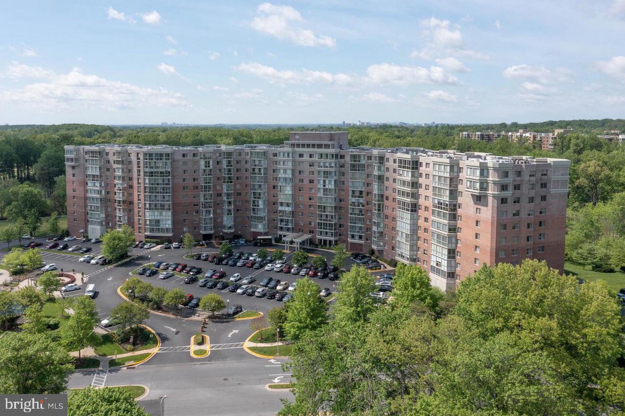 OVERLOOK AT LEISURE WORLD - Residential