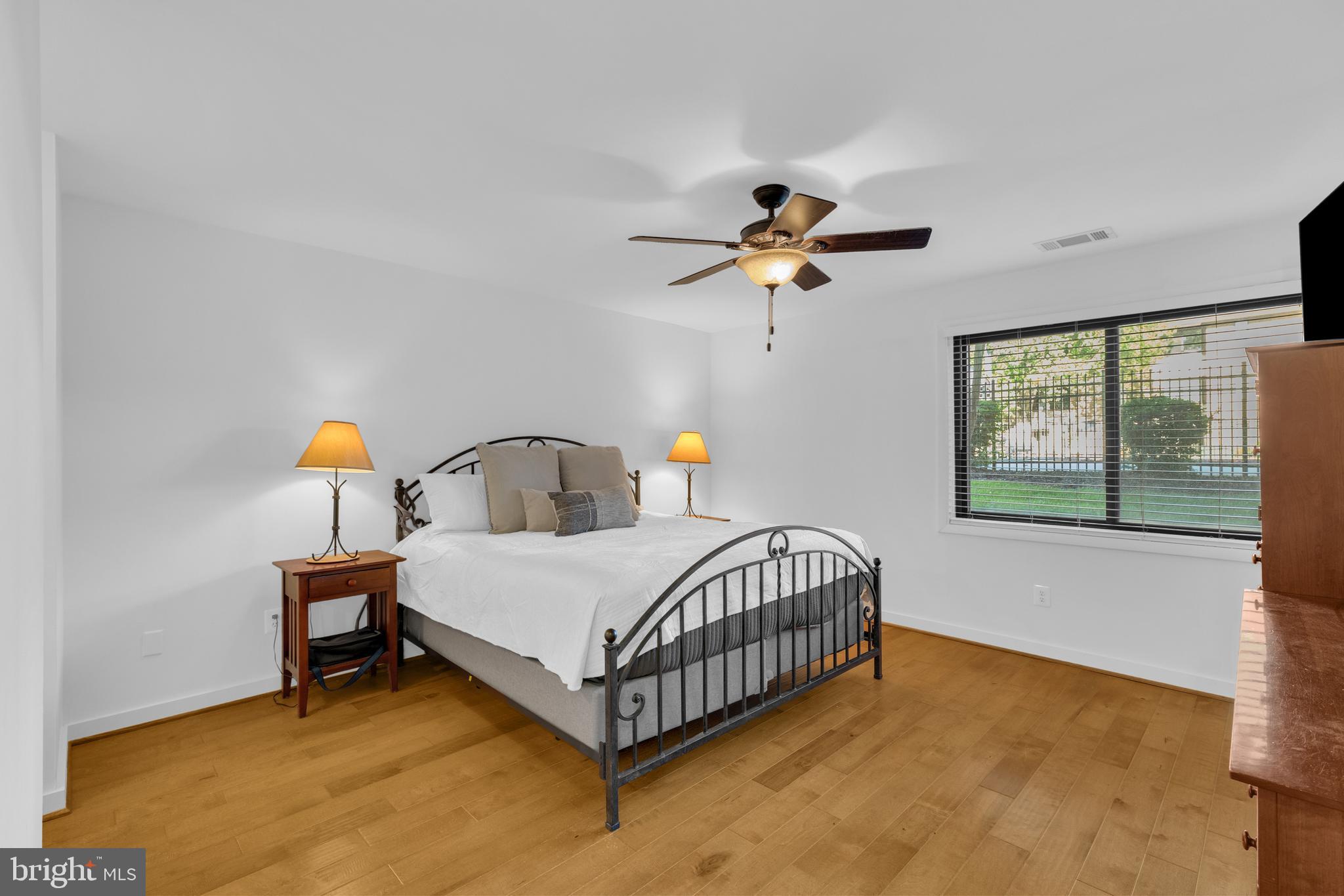 JEFFERSON MEWS - Residential