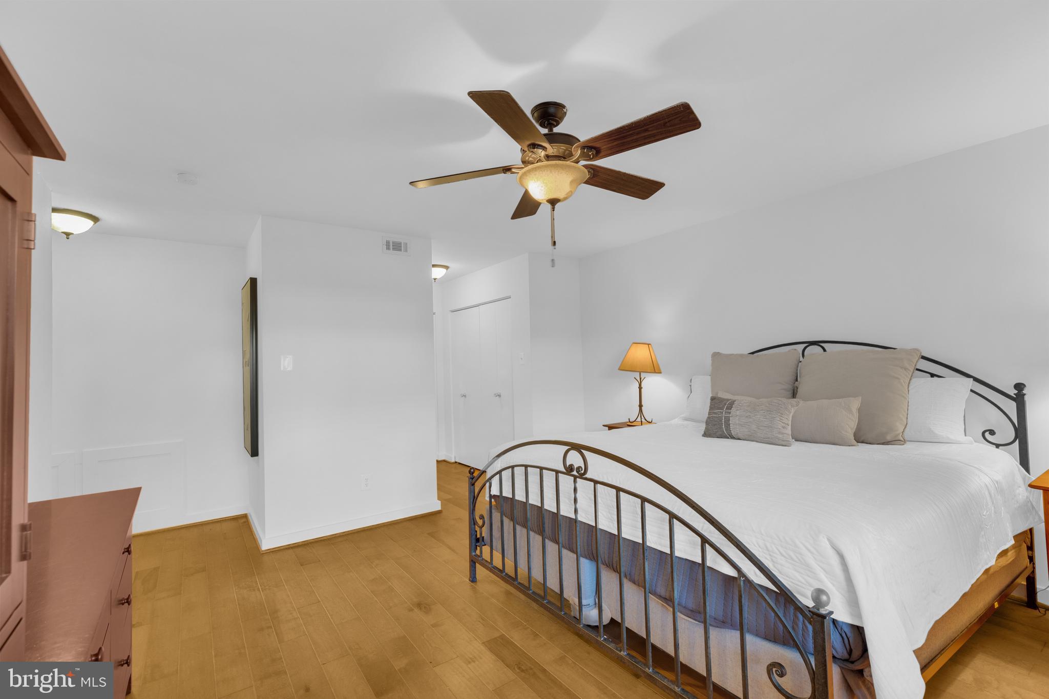 JEFFERSON MEWS - Residential