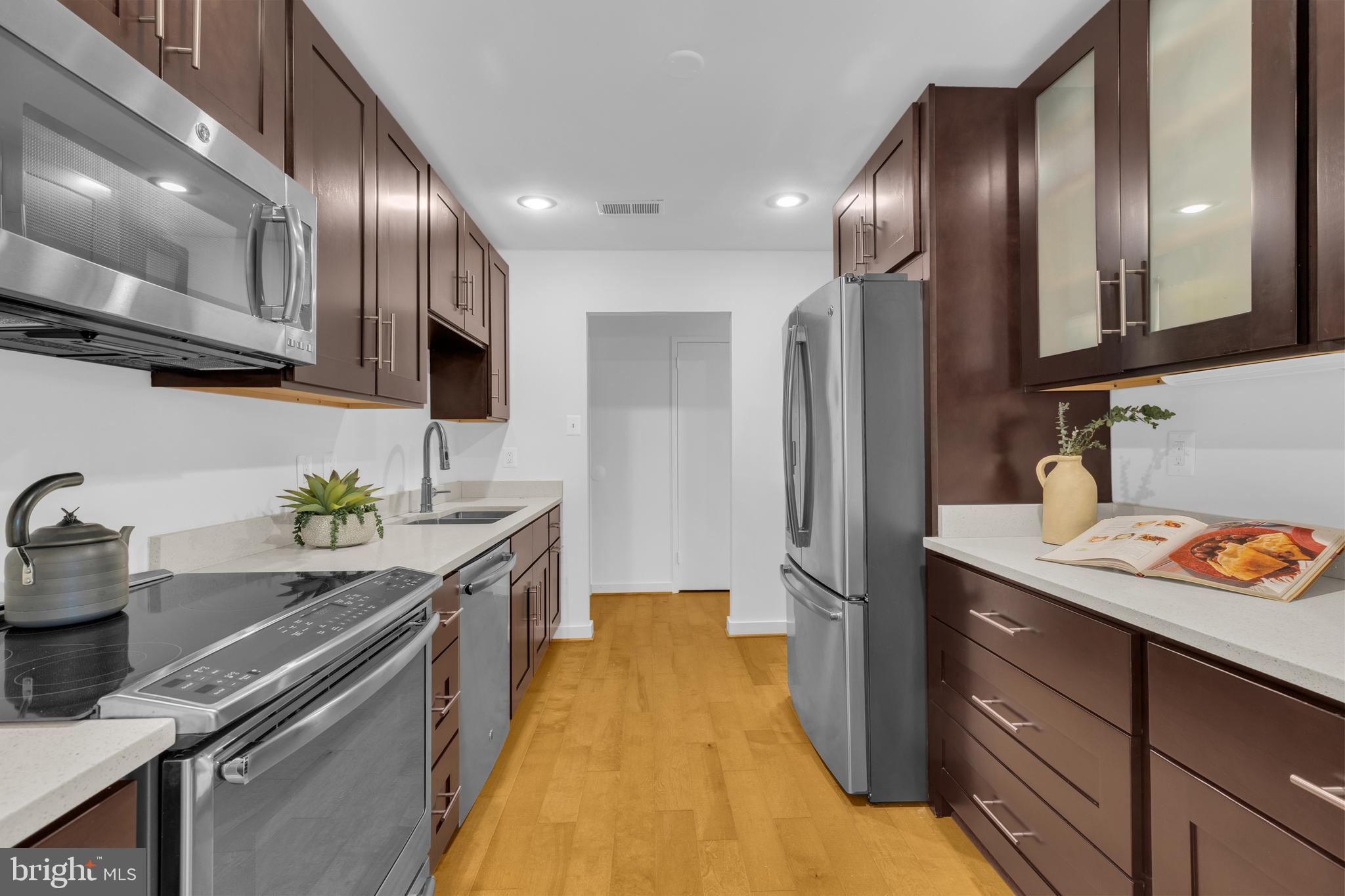 JEFFERSON MEWS - Residential