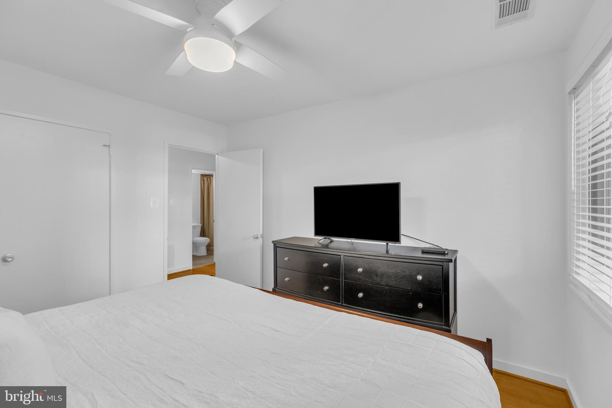 JEFFERSON MEWS - Residential