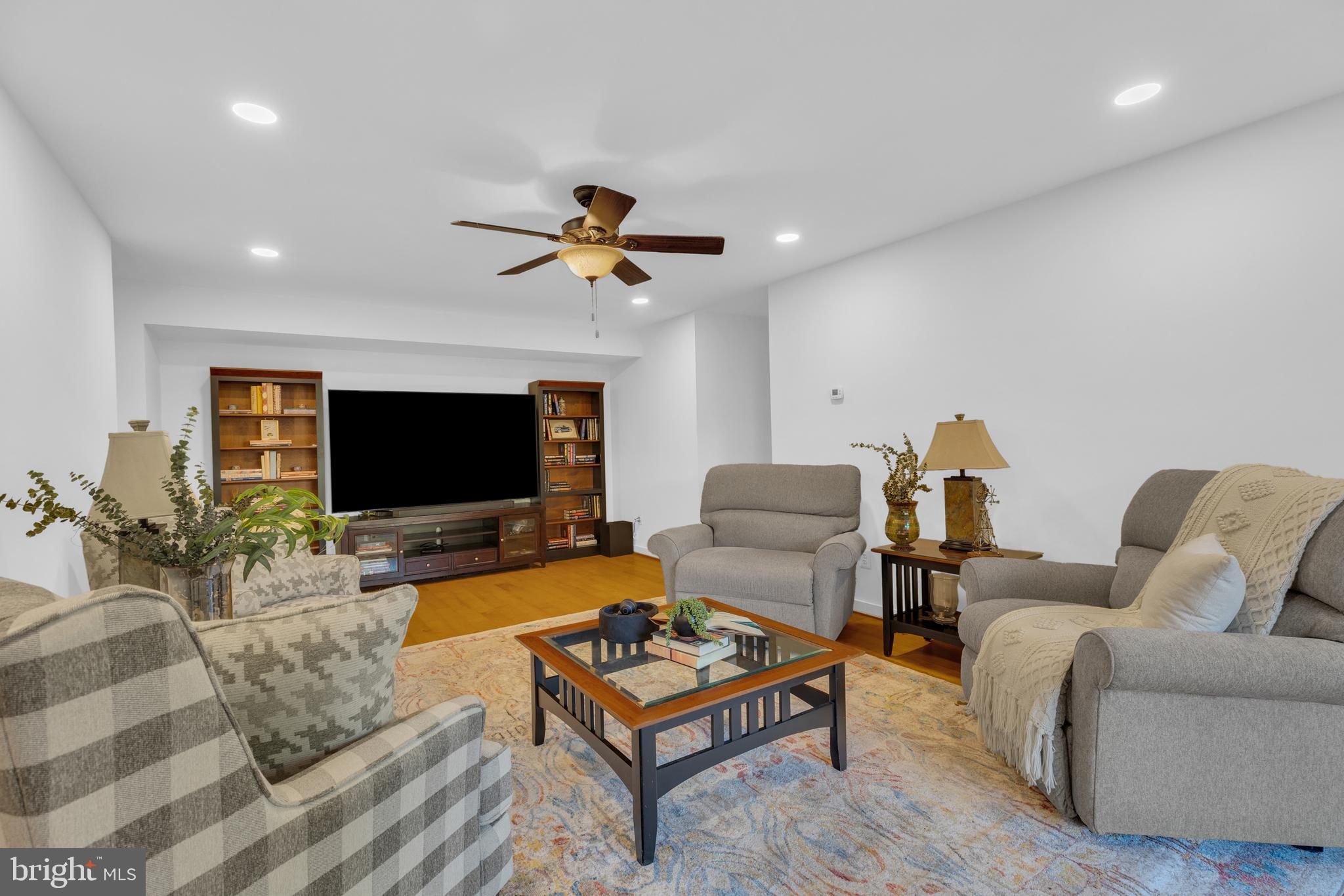 JEFFERSON MEWS - Residential