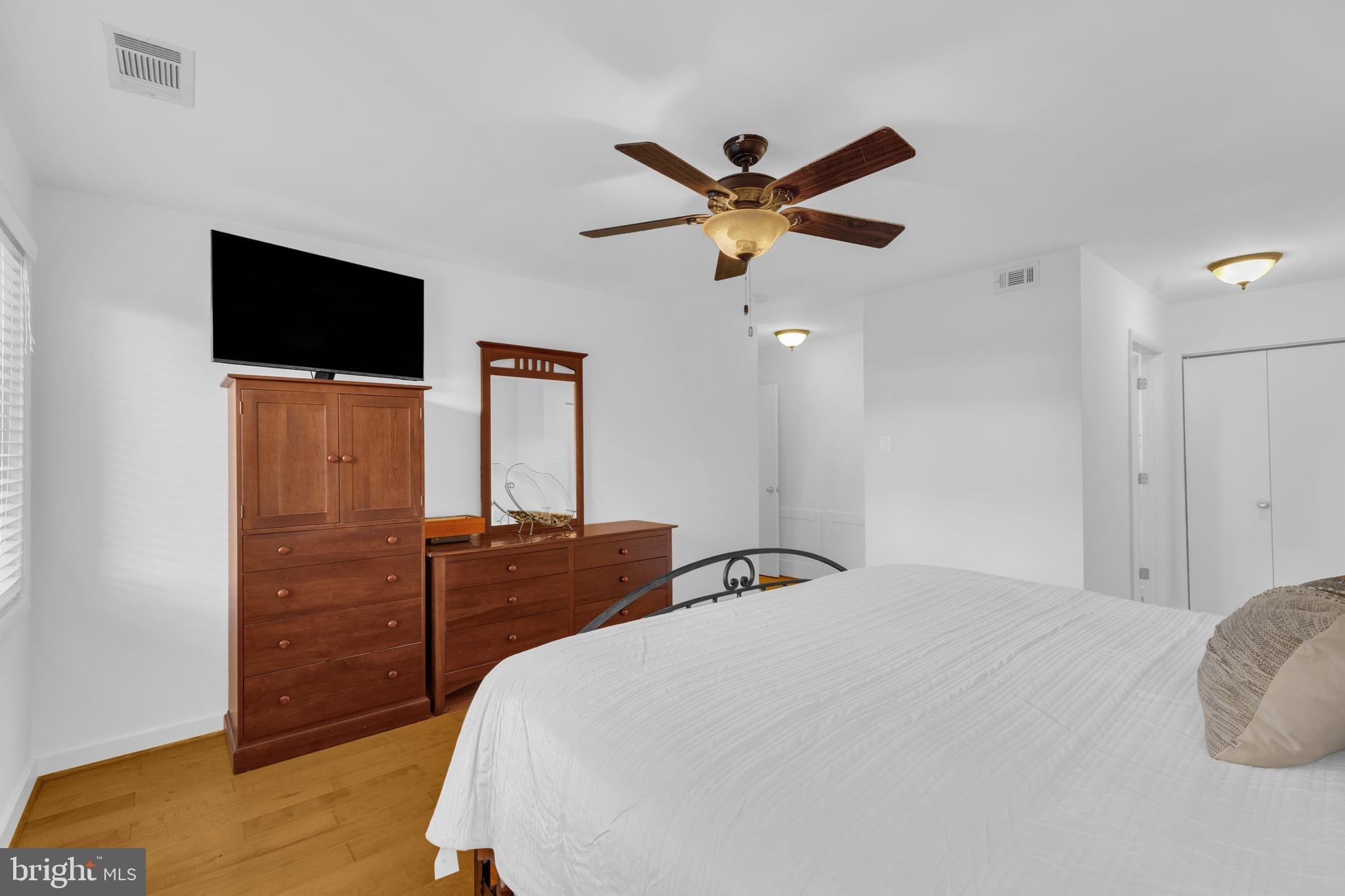 JEFFERSON MEWS - Residential
