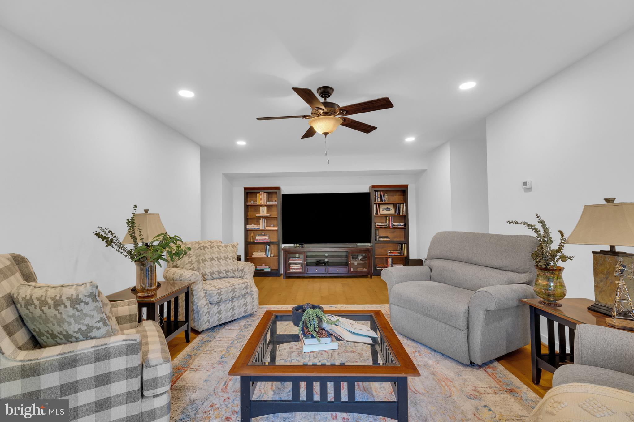 JEFFERSON MEWS - Residential