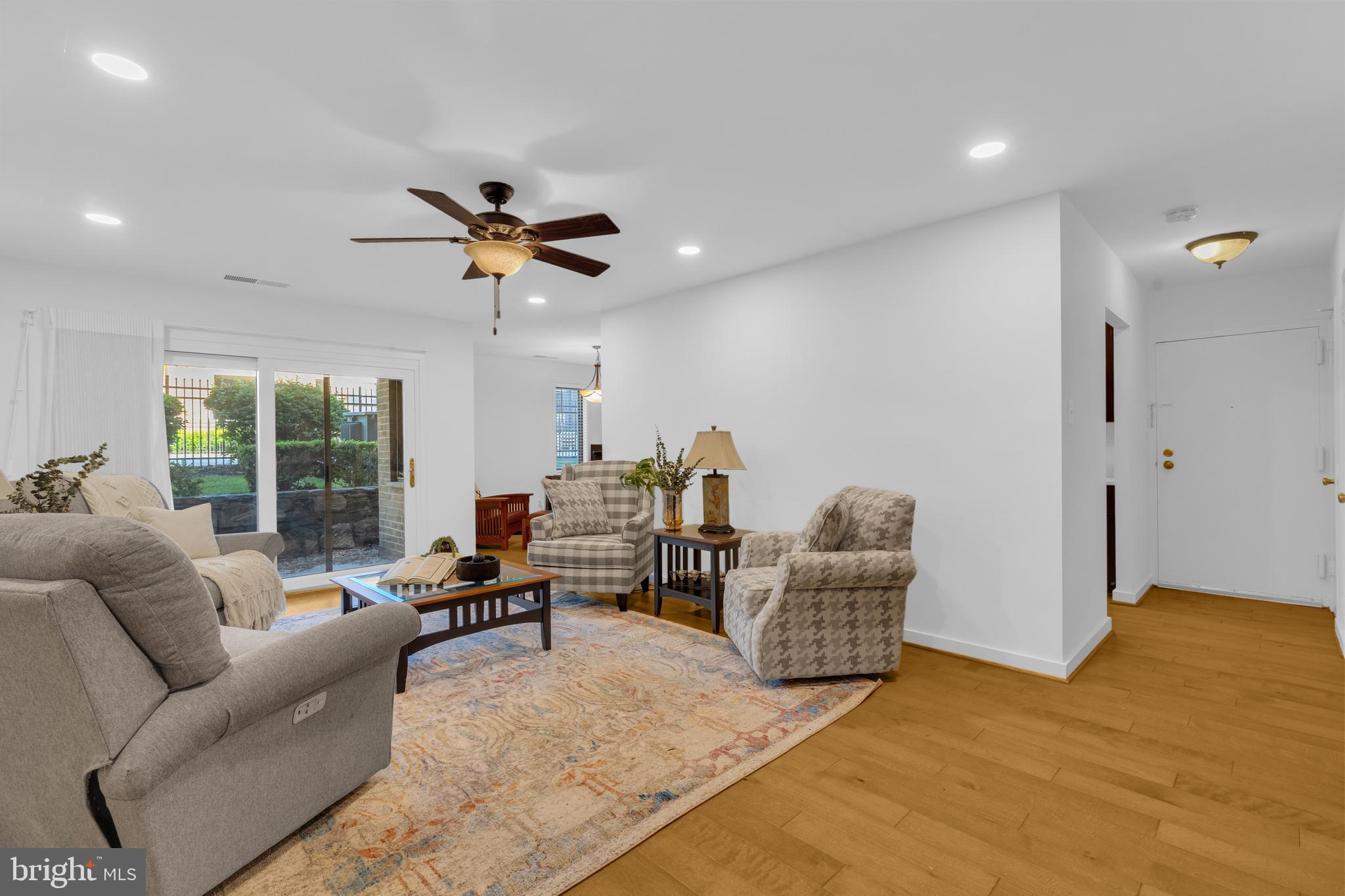 JEFFERSON MEWS - Residential
