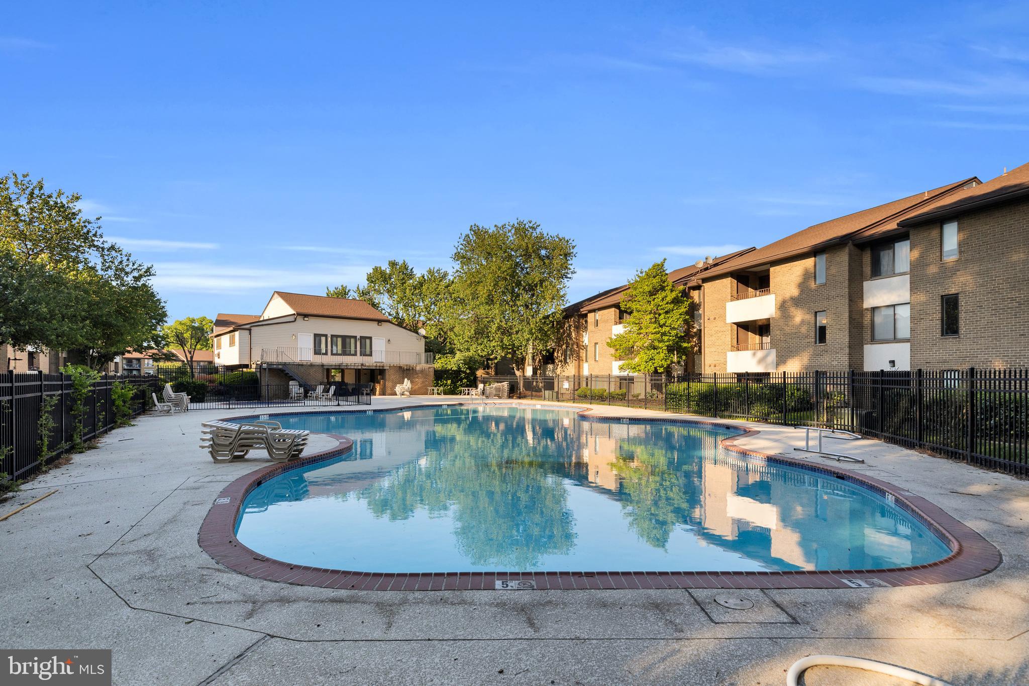 JEFFERSON MEWS - Residential